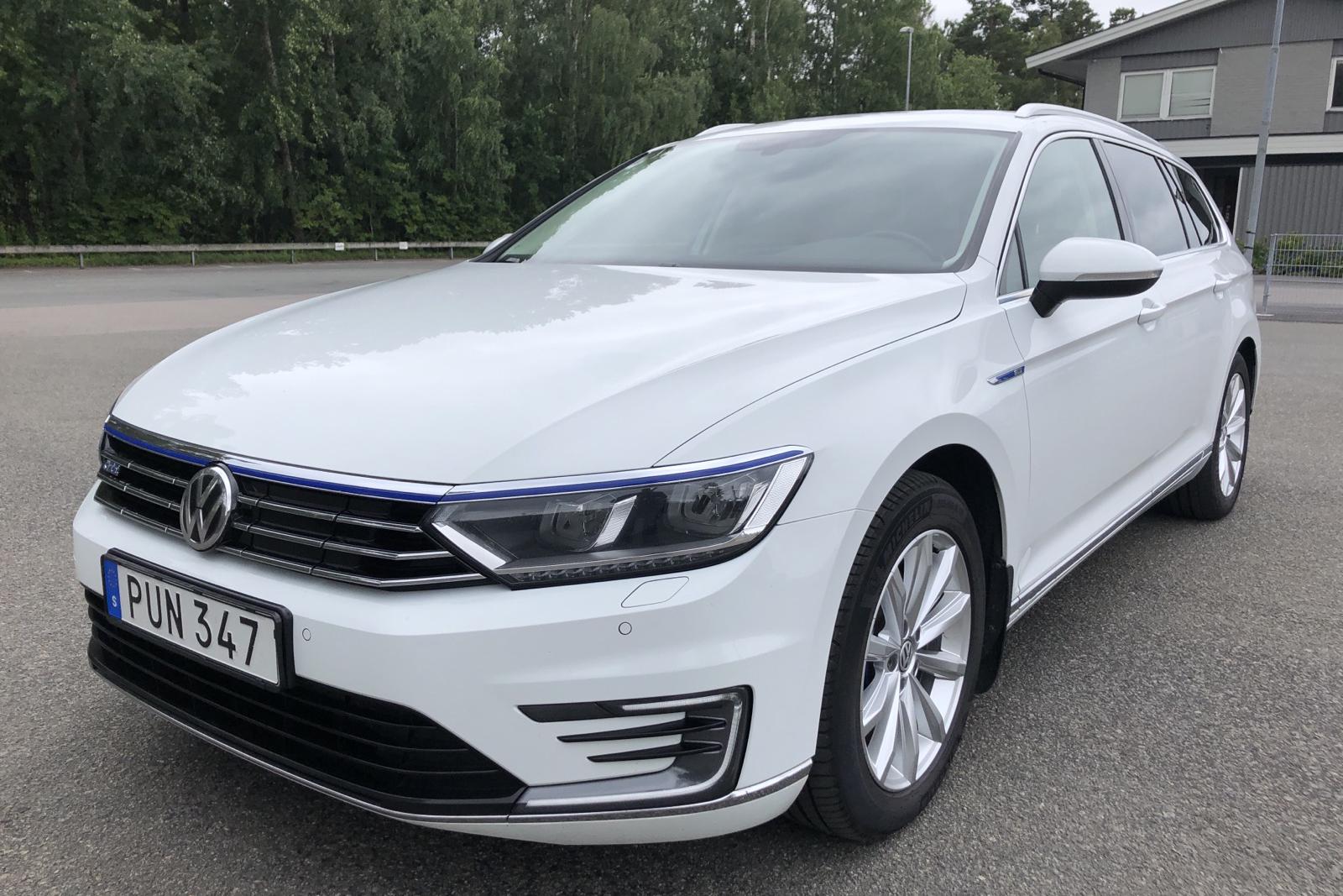 Volkswagen Passat 1 4 Plug In Hybrid Sportscombi Kvdcars