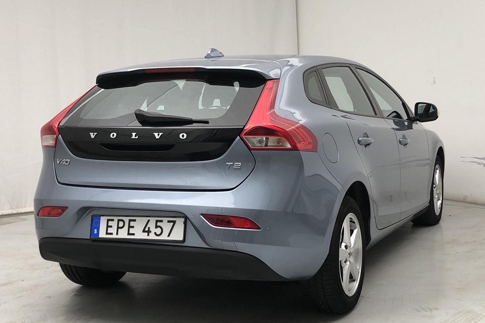 Volvo v40 t2