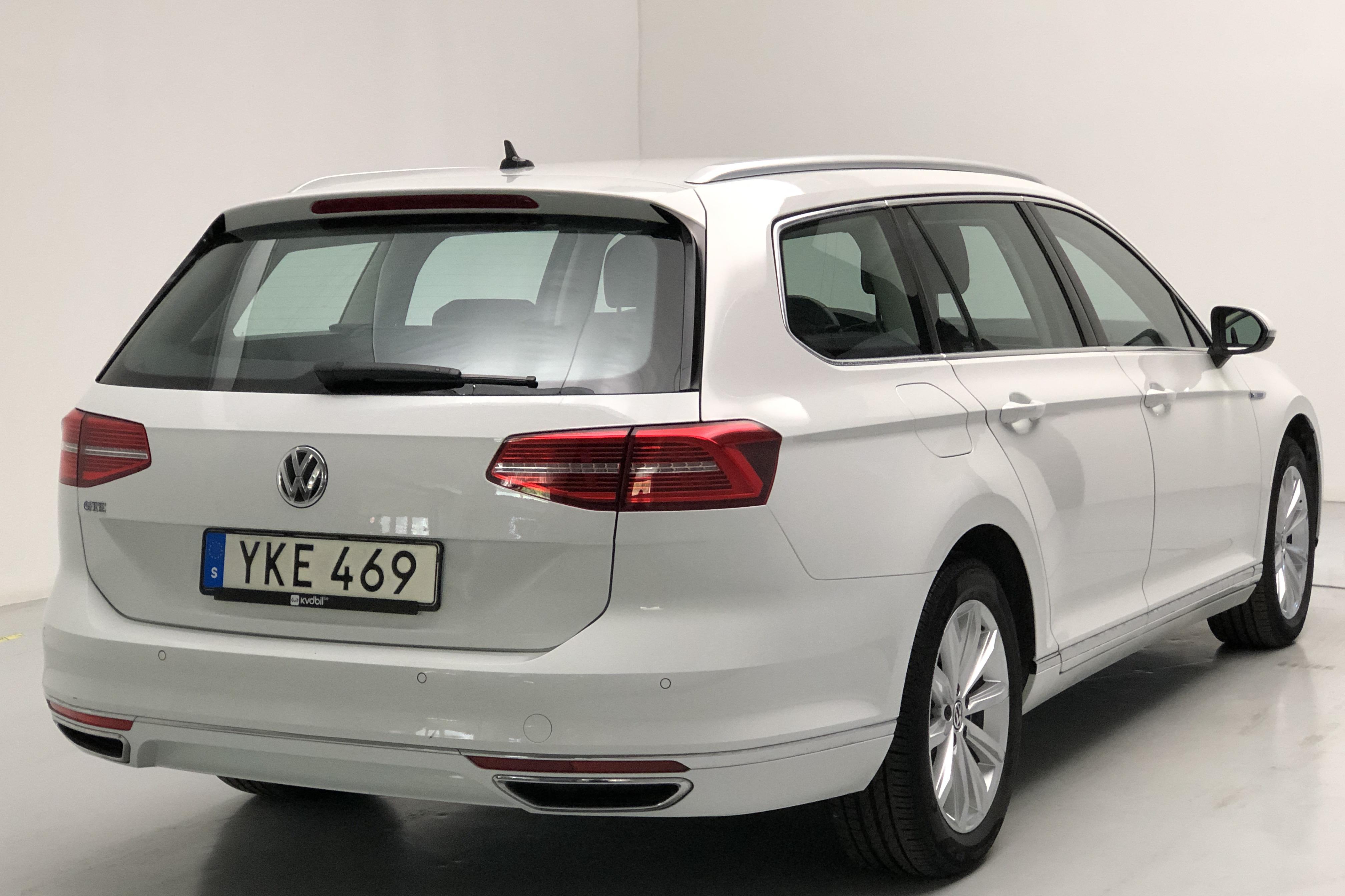 Volkswagen passat hybrid