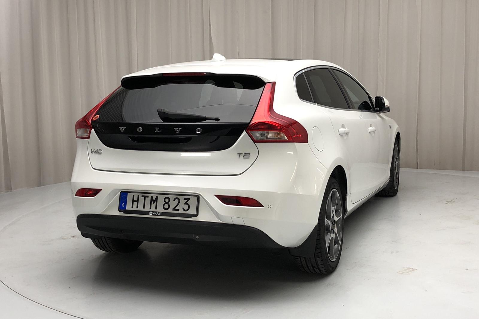 Volvo v40 t2