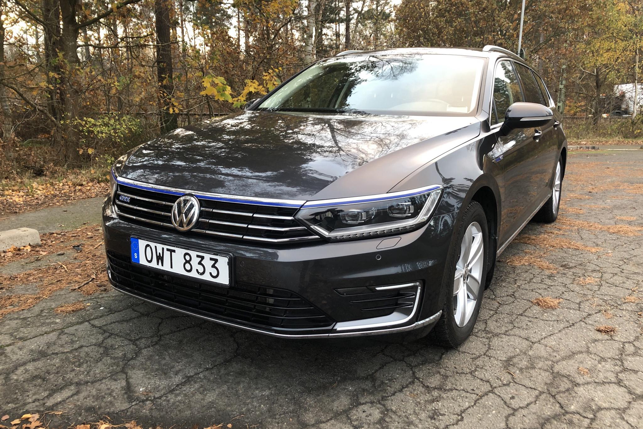 Volkswagen passat hybrid