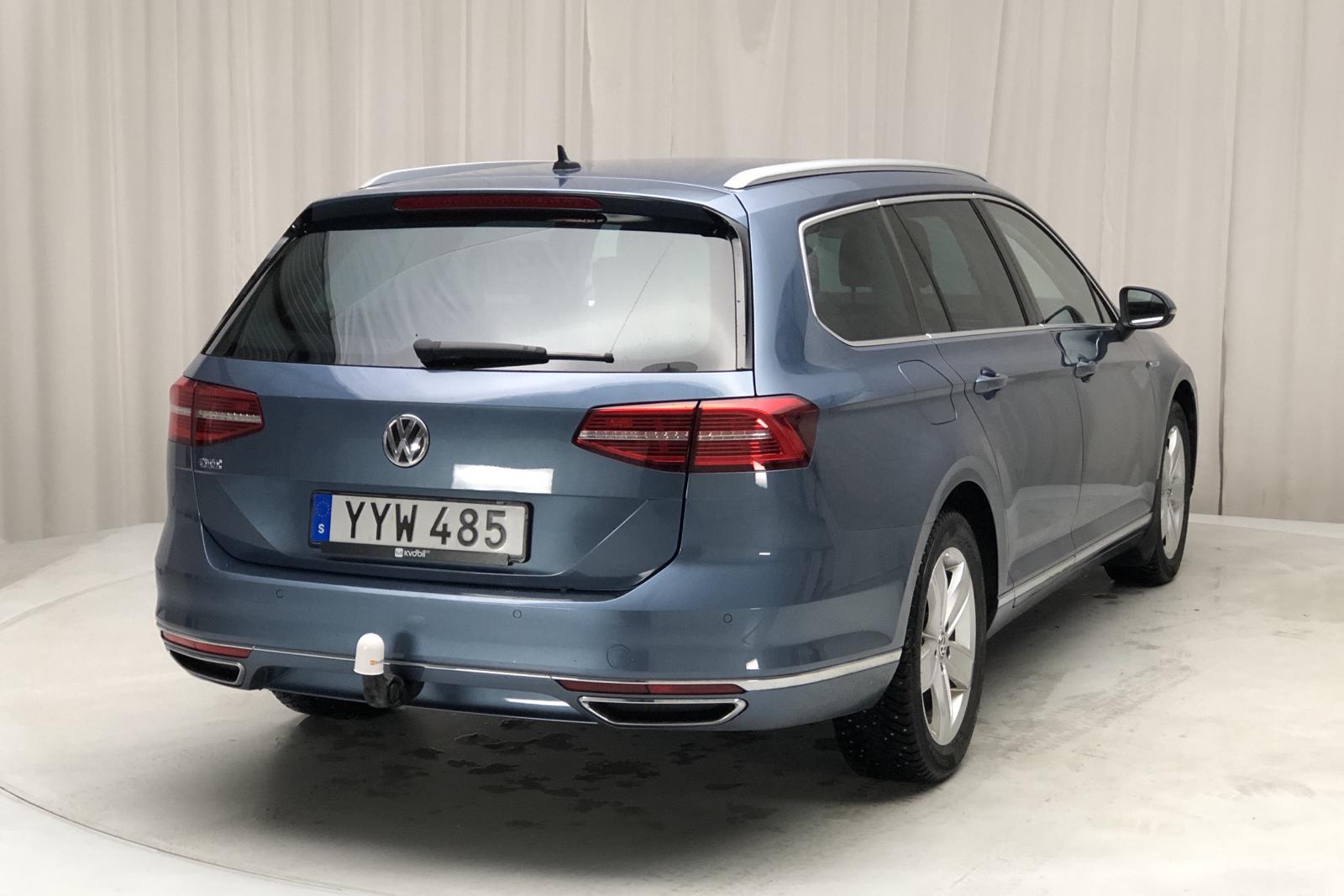 Volkswagen passat hybrid