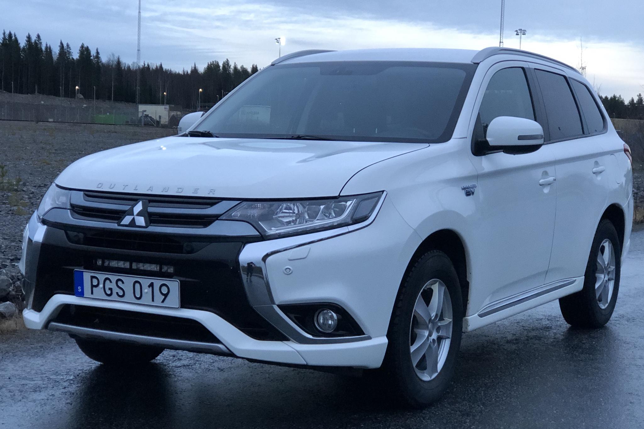 Mitsubishi outlander 2 рестайлинг