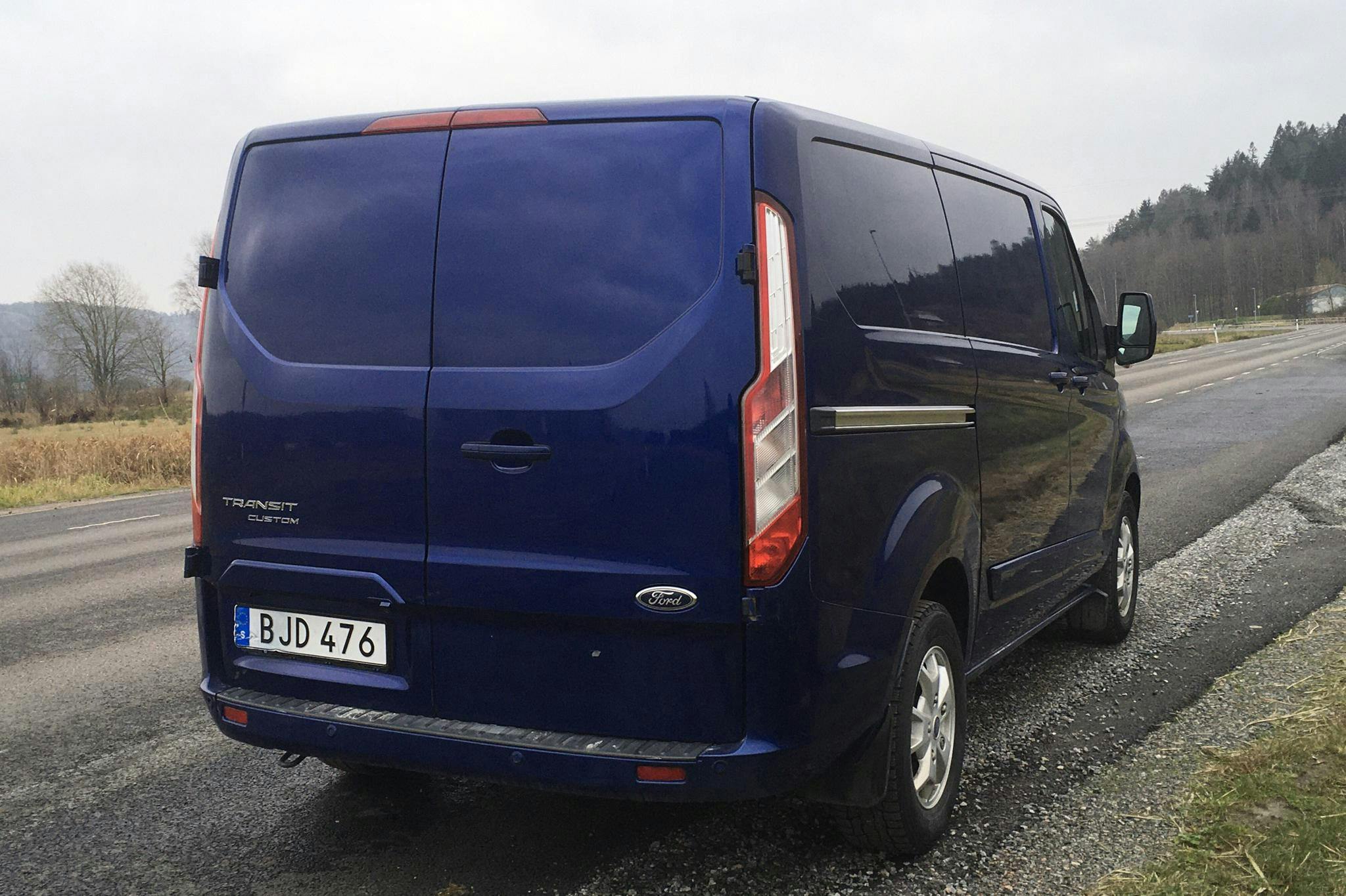 ford transit custom minibus
