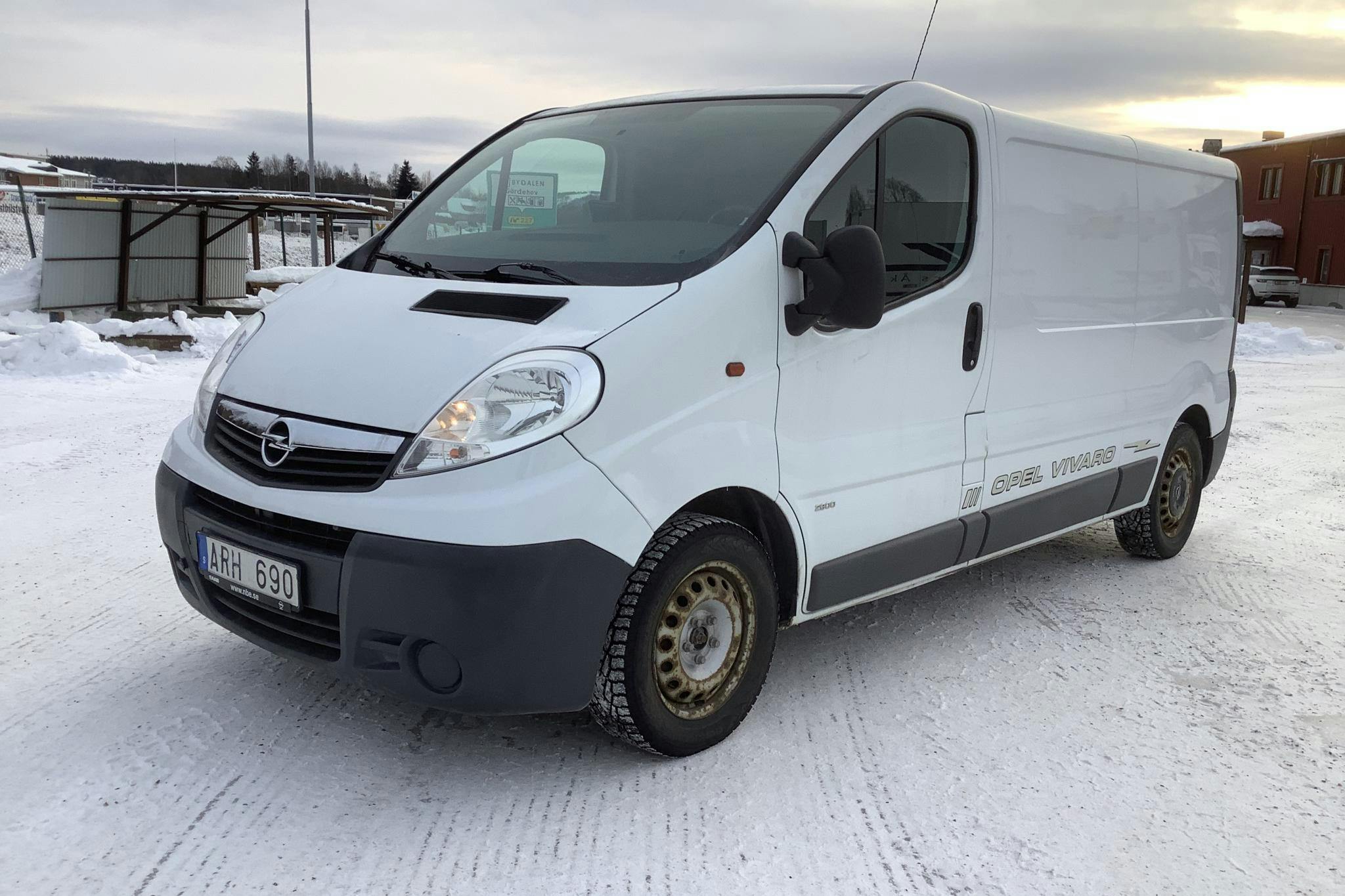 opel vivaro white