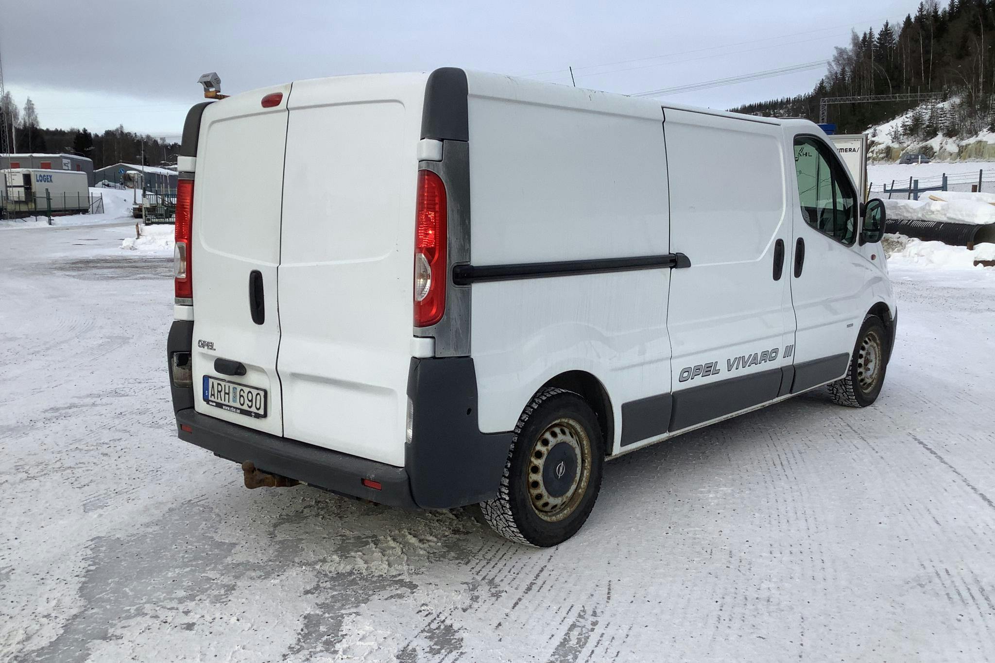 opel vivaro white