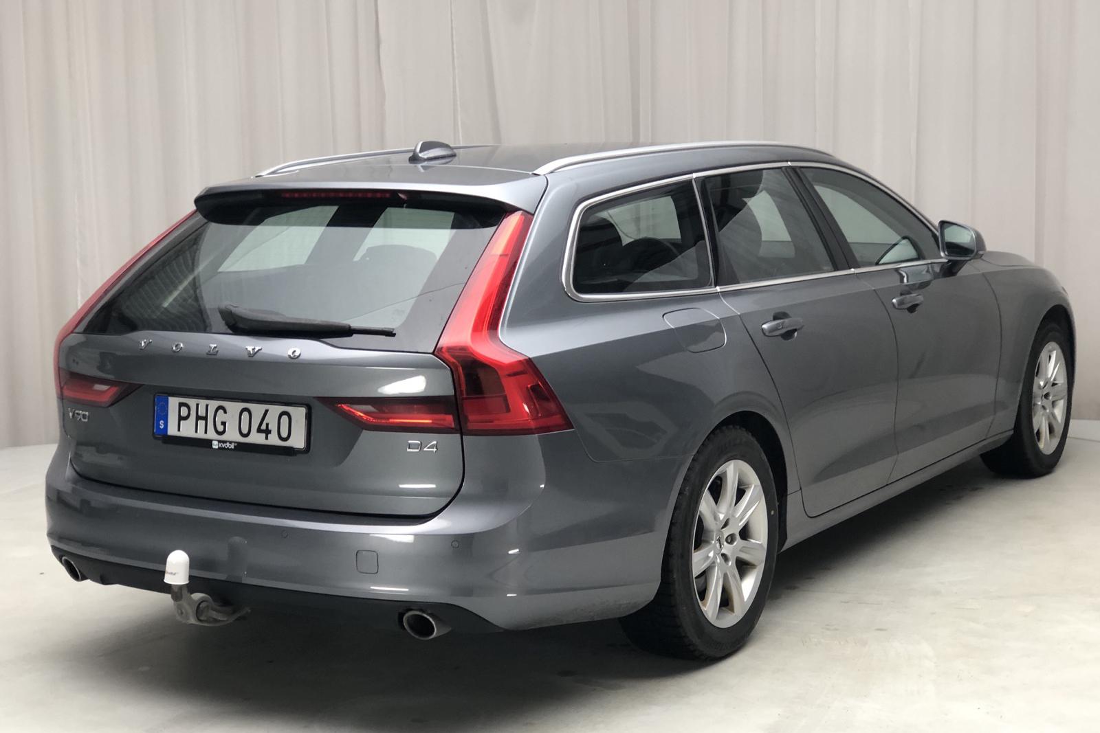 Volvo v90 d4