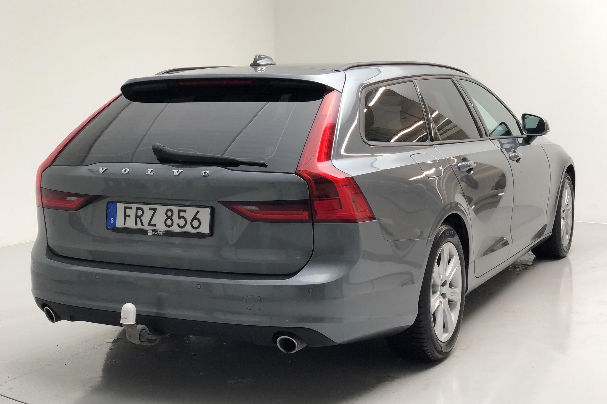 Volvo v90 d4