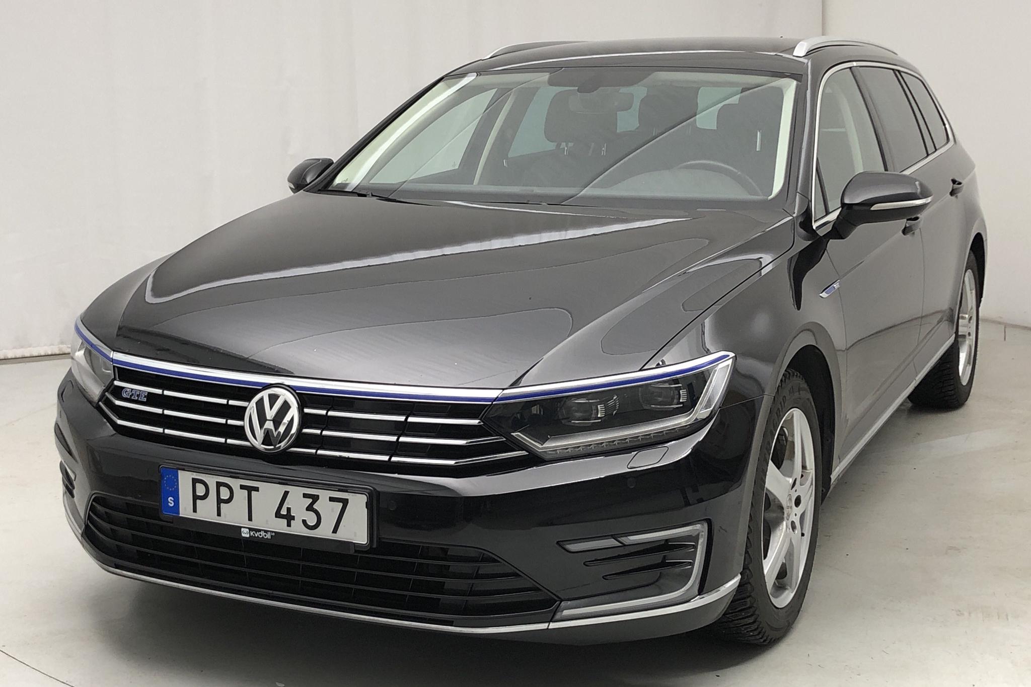 Volkswagen passat hybrid