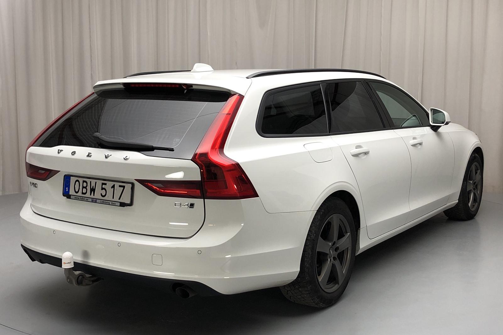 Volvo v90 d4