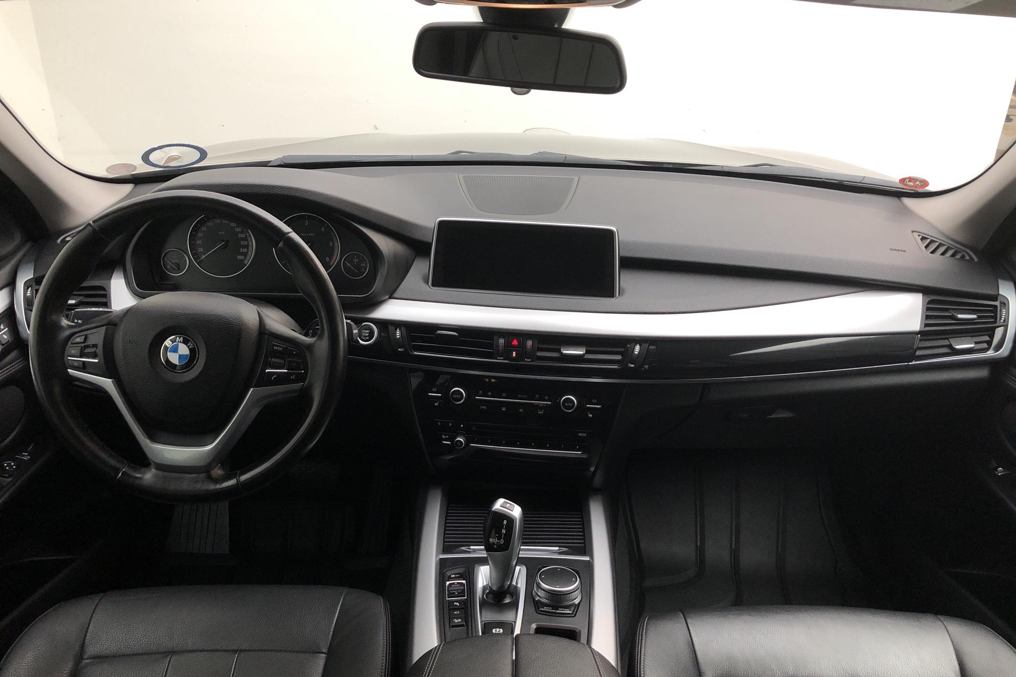BMW X5 xDrive30d, F15 (258hk) - 7 701 mil - Automat - brun - 2017