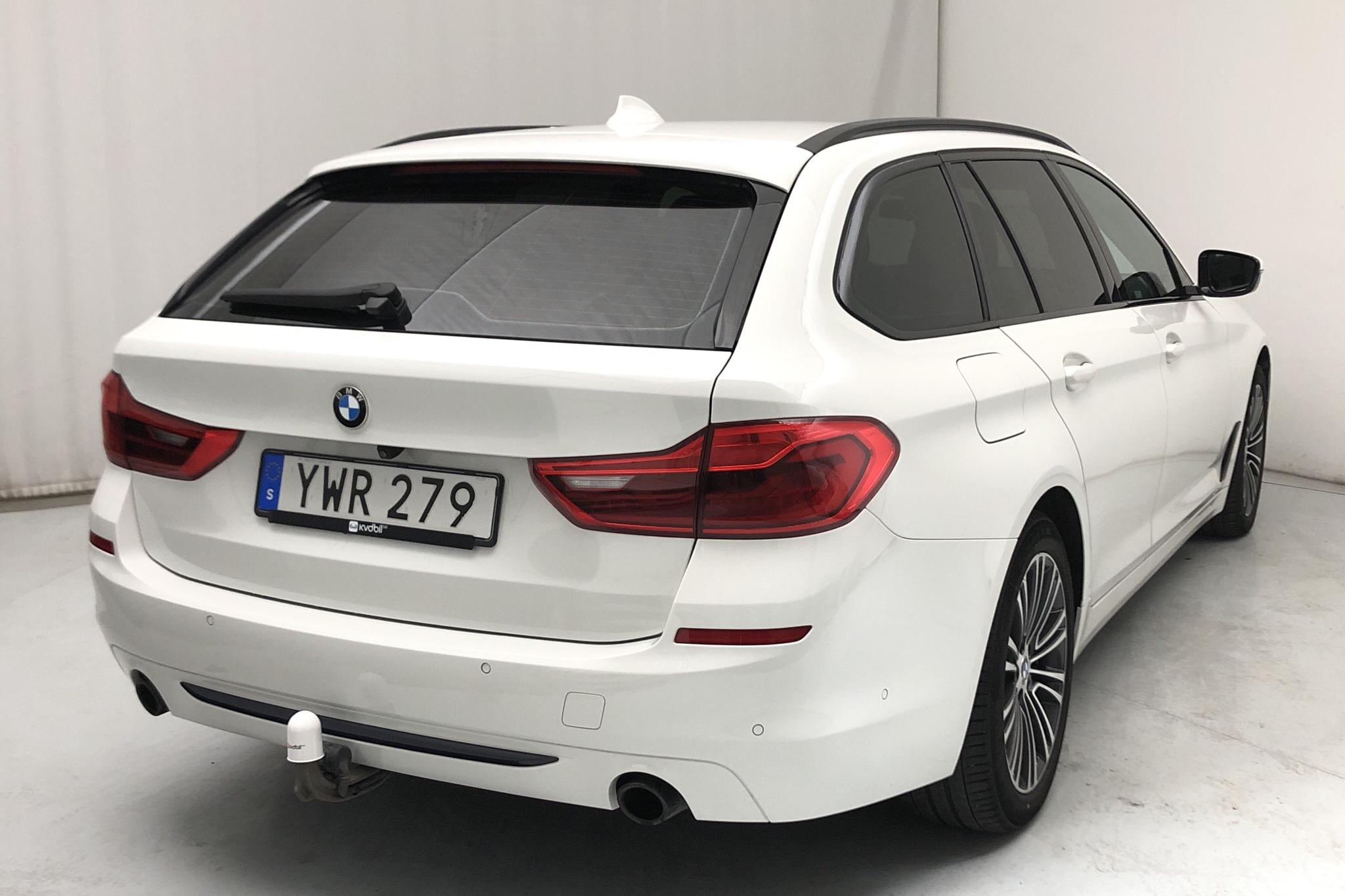 Бмв 520d xdrive 2019