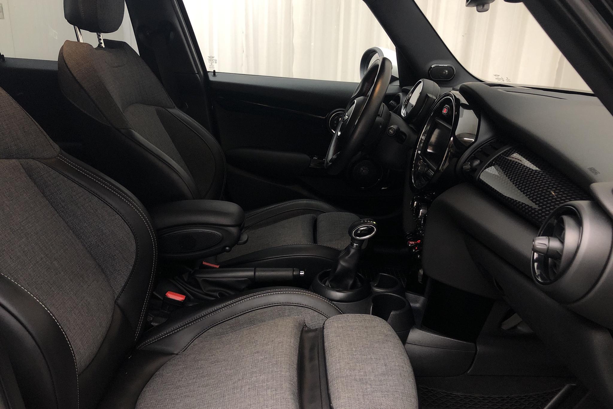 MINI Cooper S Hatch 5dr (192hk) - 82 190 km - Automatic - black - 2018