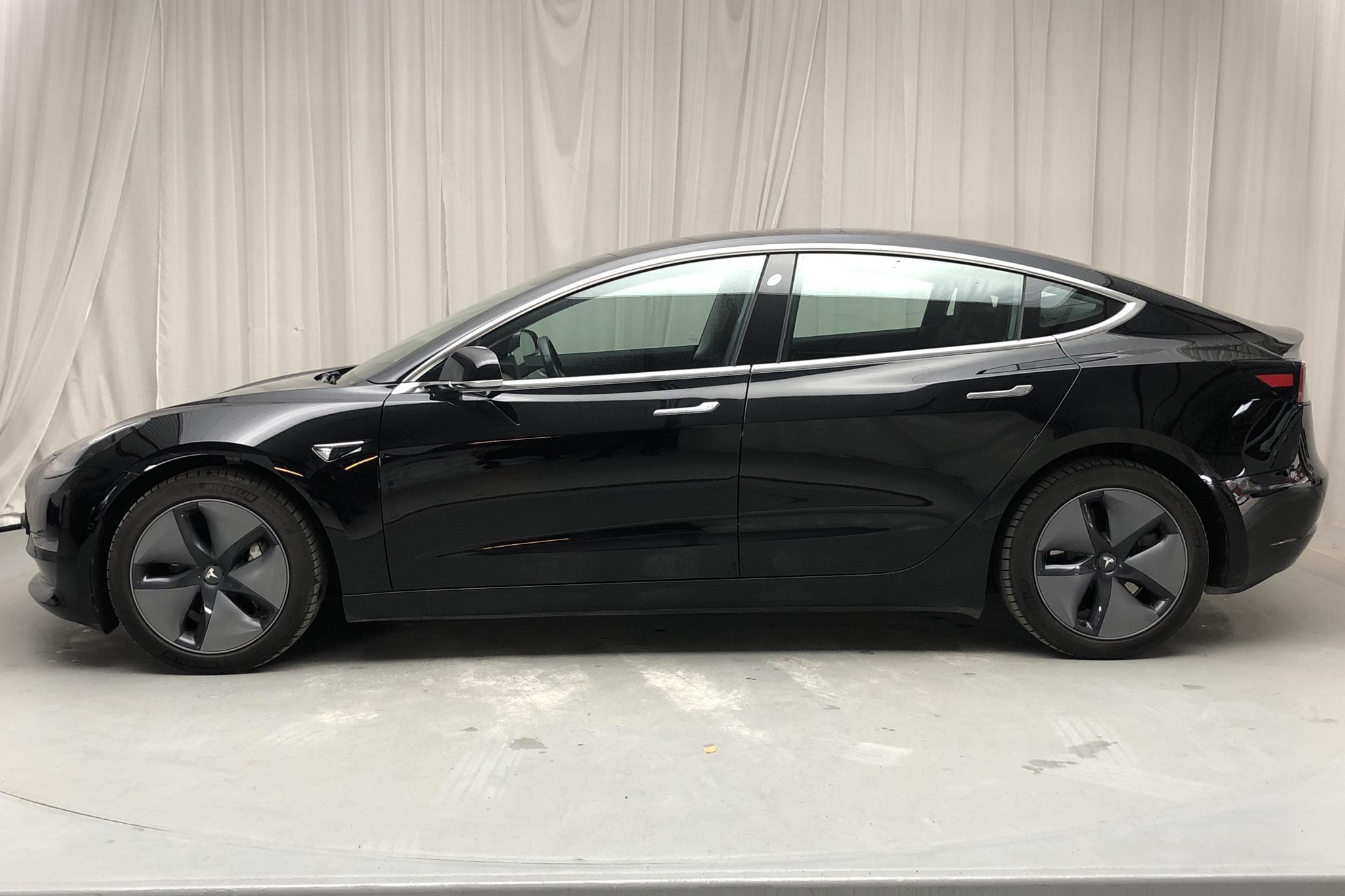 Tesla Model 3 Long Range RWD - 4 184 mil - Automat - svart - 2019