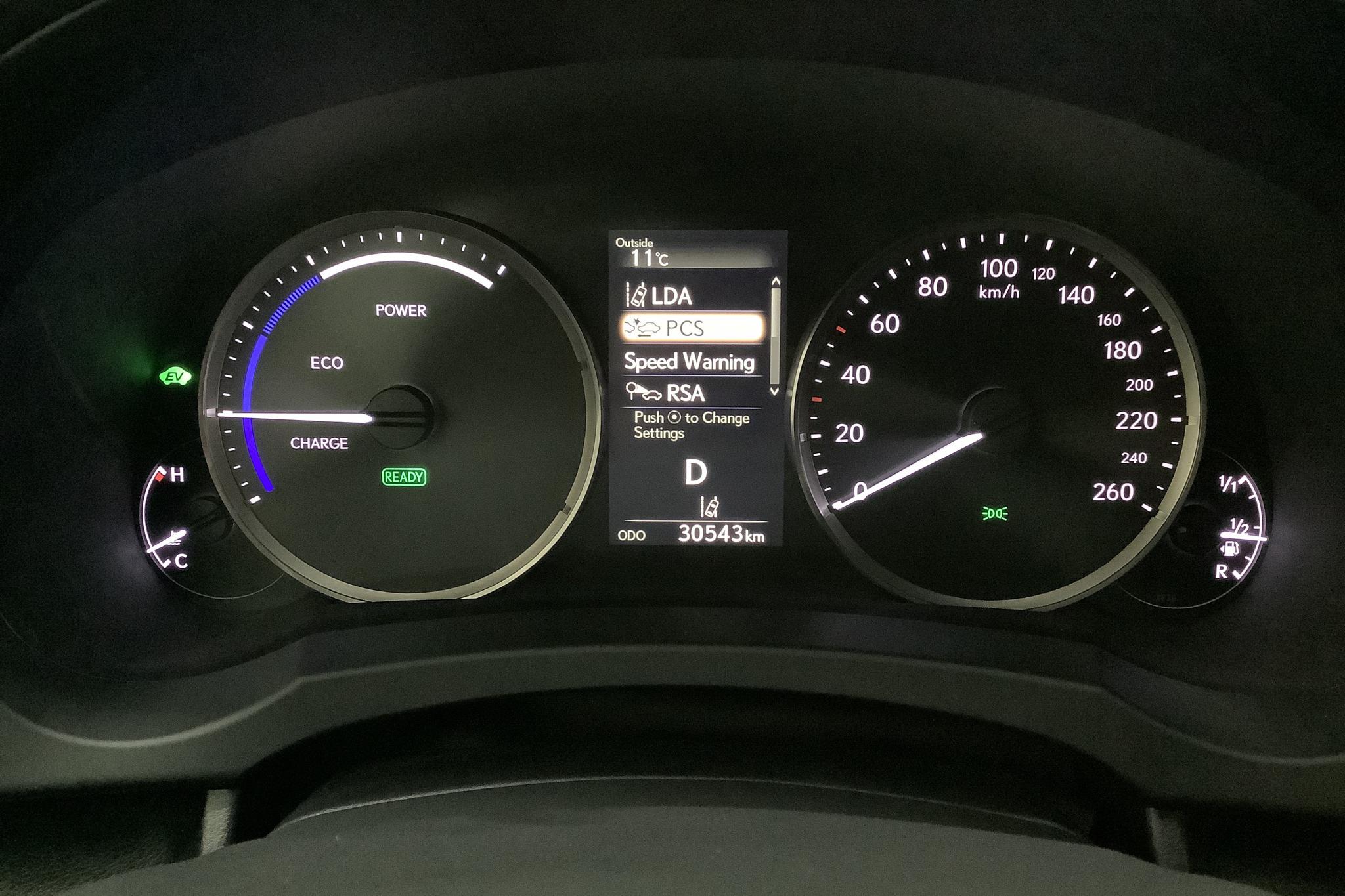 Lexus IS 300h (181hk) - 3 054 mil - Automat - grå - 2019