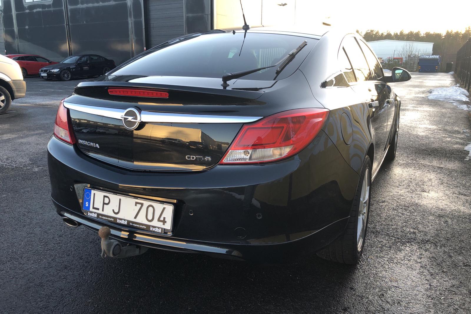 Opel Insignia 2.0 CDTI 4x4 5dr (160hk) - 122 620 km - Manual - black - 2011