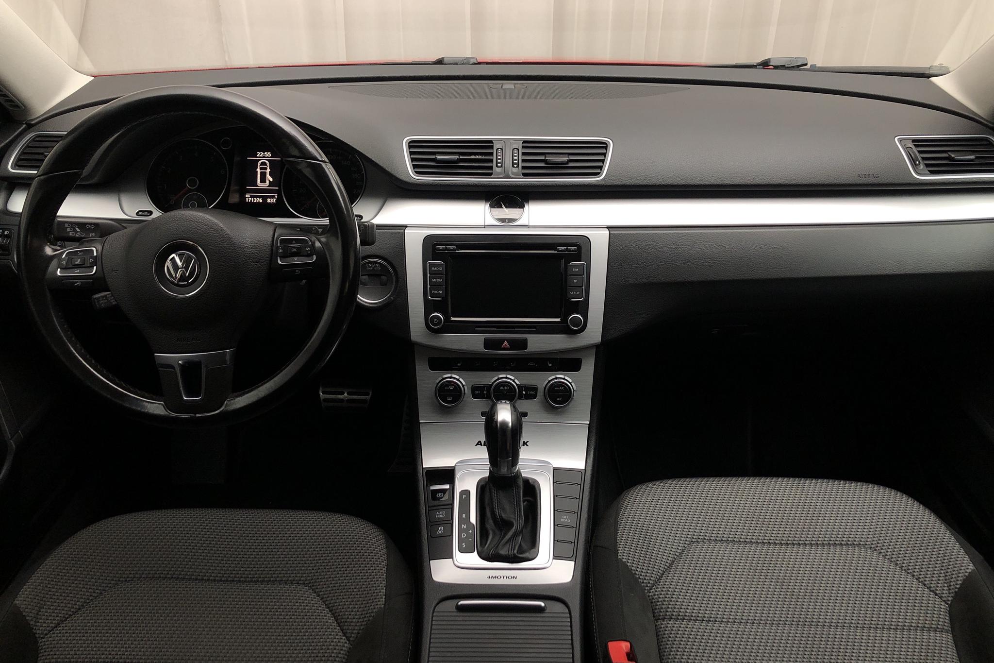 VW Passat Alltrack 2.0 TFSI 4Motion (211hk) - 171 370 km - Automatic - red - 2013