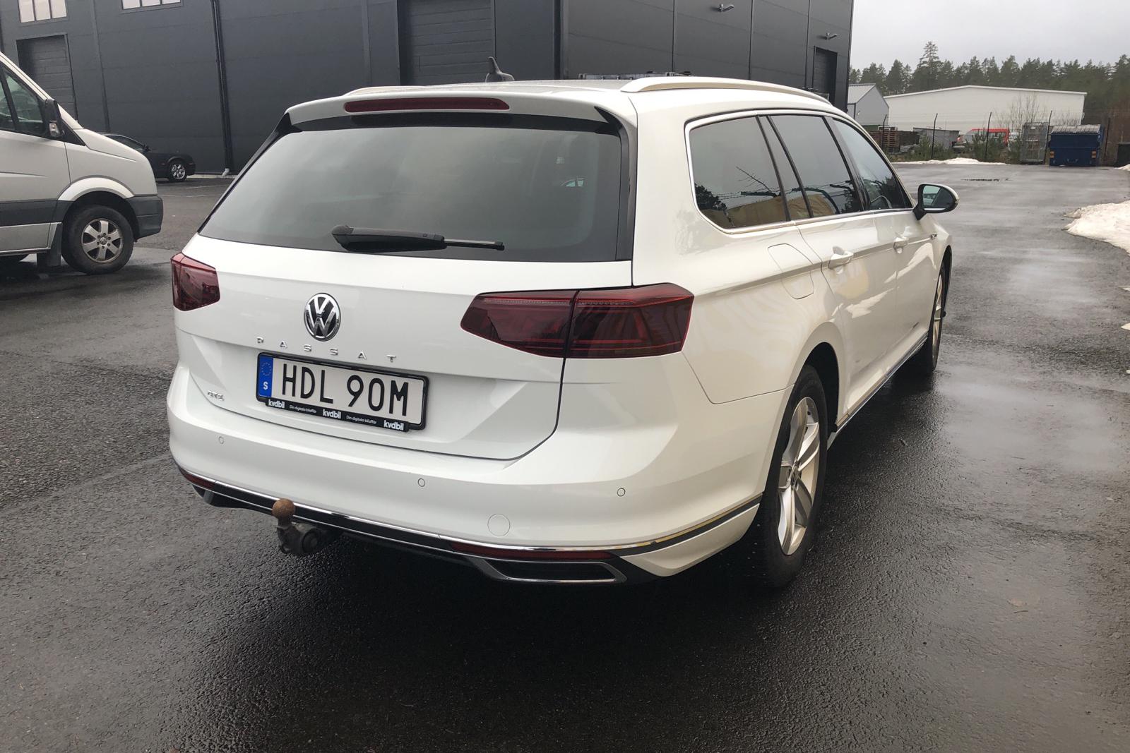 VW Passat 1.4 Plug-in-Hybrid Sportscombi (218hk) - 24 600 km - Automatic - white - 2020