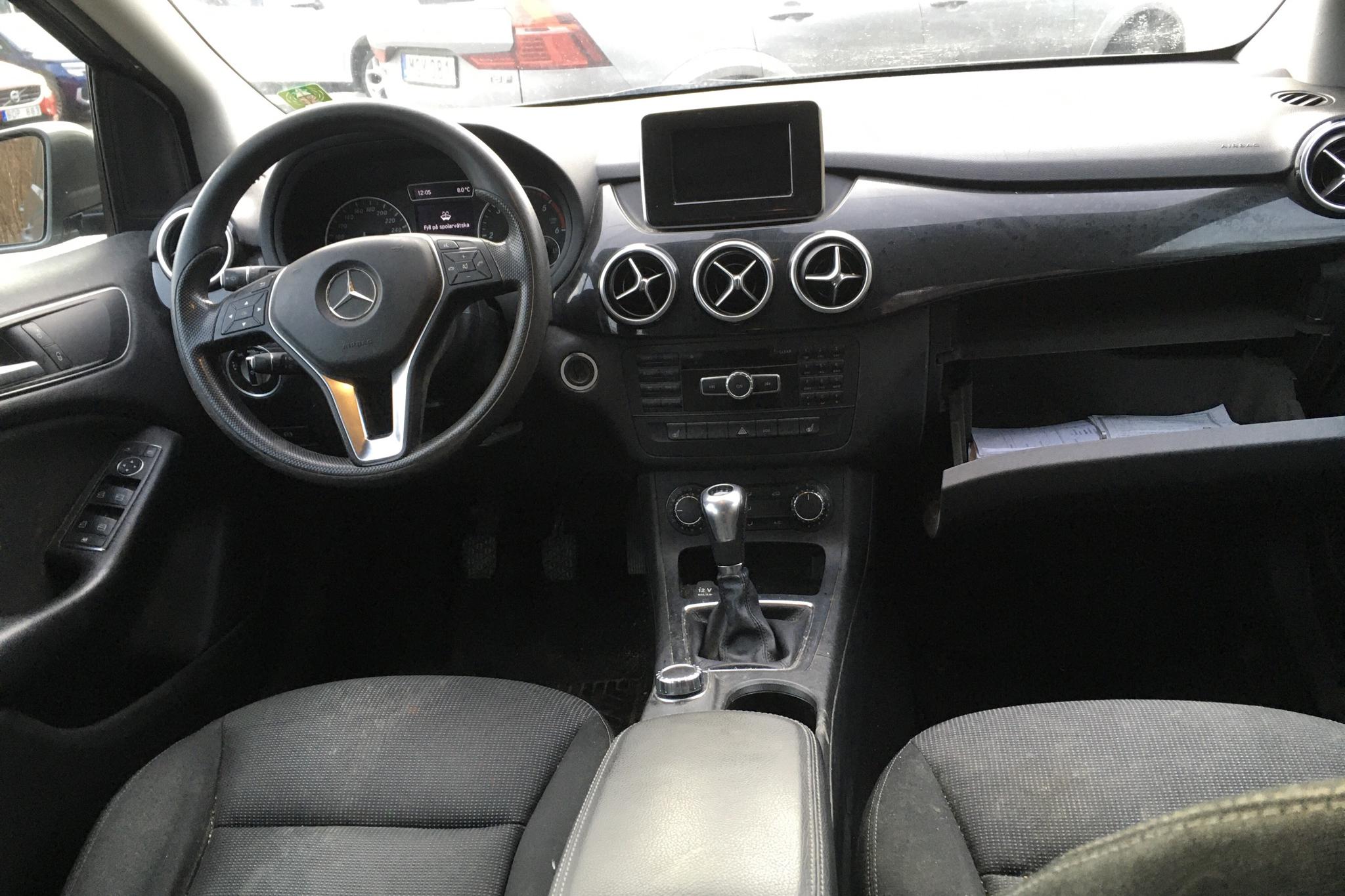 Mercedes B 180 CDI W246 (109hk) - 198 130 km - Manual - Dark Grey - 2012