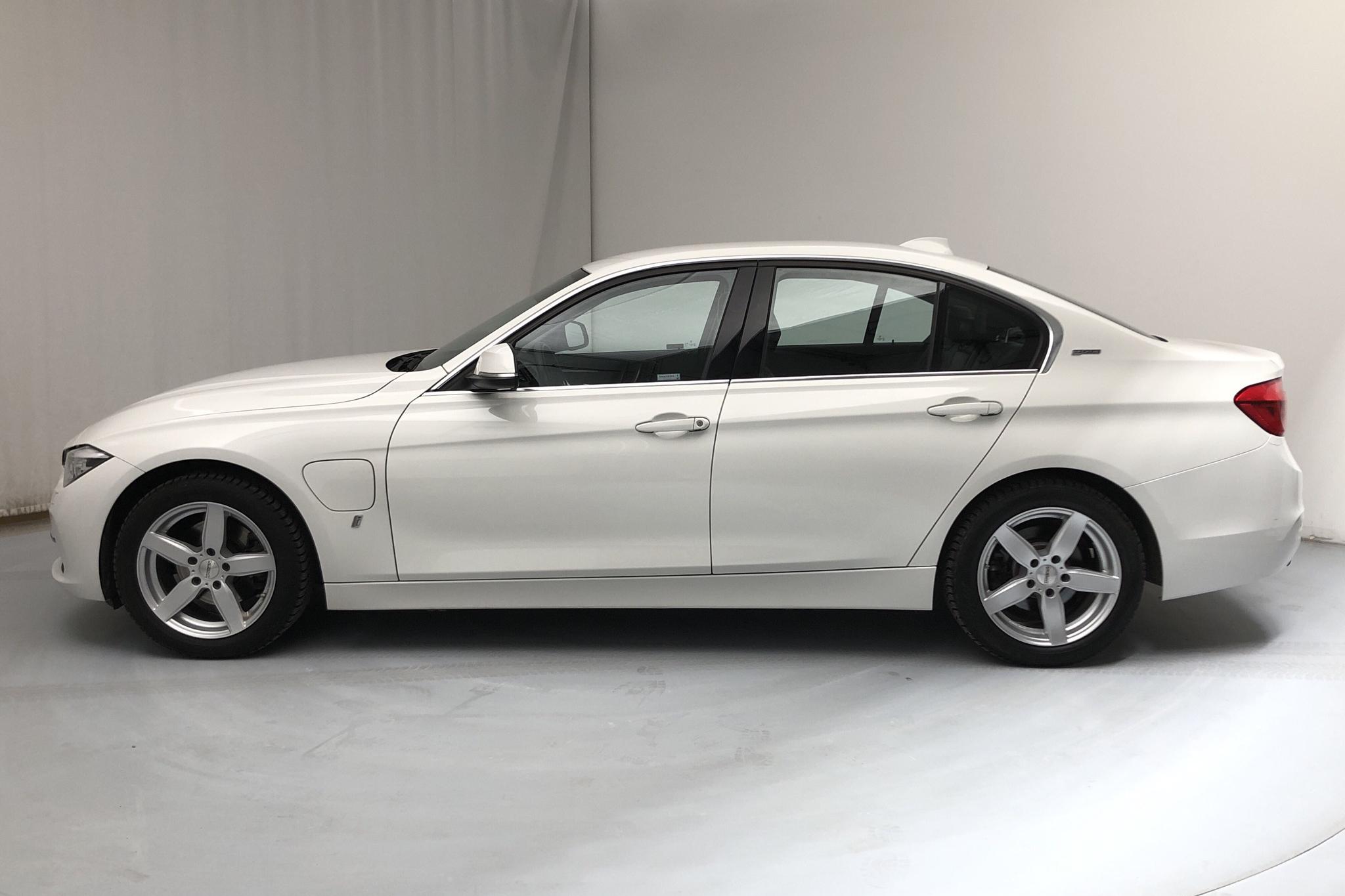 BMW 330e Sedan, F30 (252hk) - 78 660 km - Automatic - white - 2017