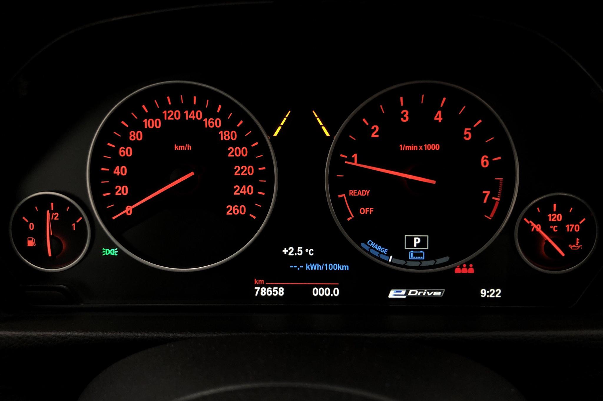 BMW 330e Sedan, F30 (252hk) - 7 866 mil - Automat - vit - 2017
