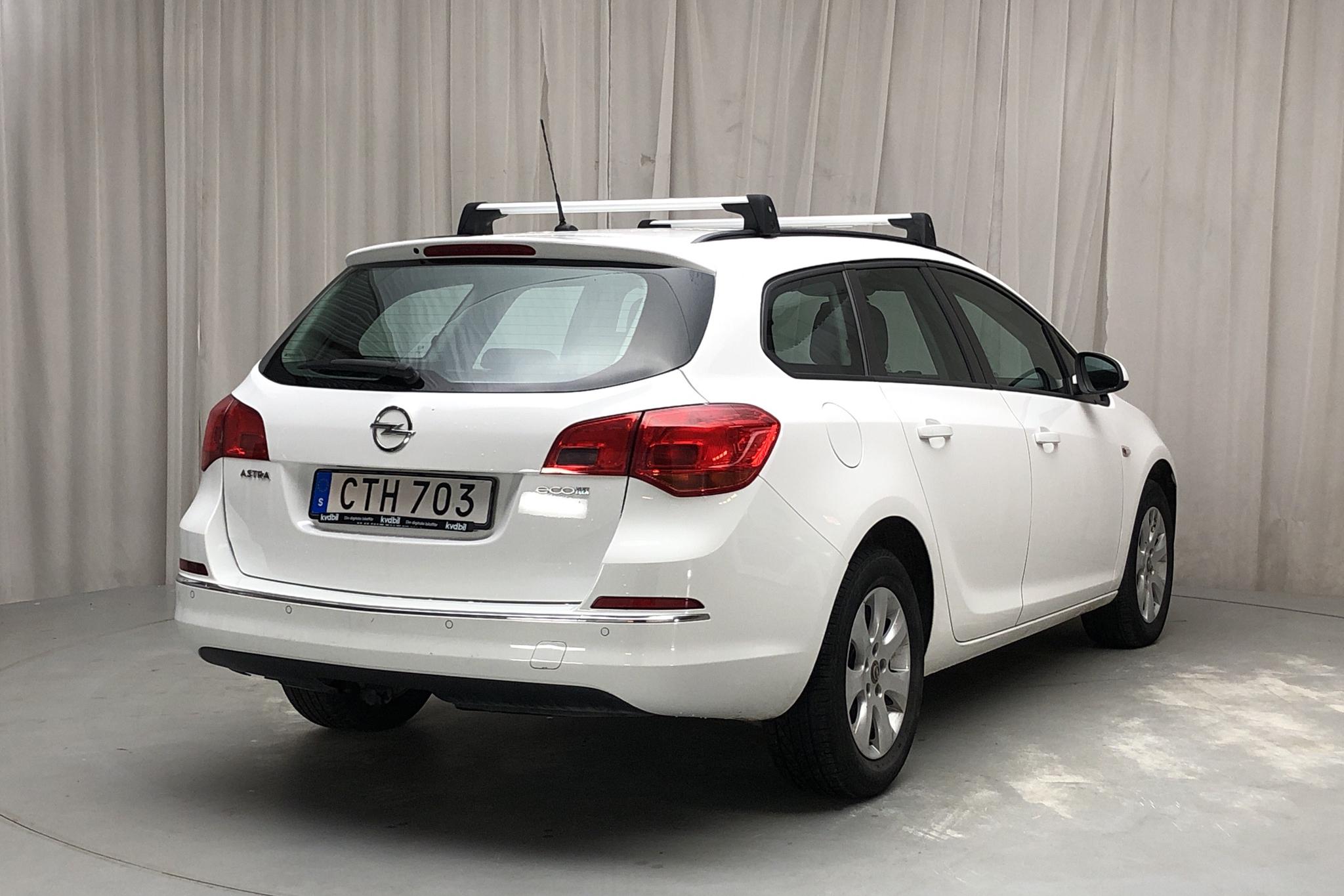 Opel Astra 1.6 CDTI ecoFLEX Sports Tourer (110hk) - 184 310 km - Manual - white - 2015