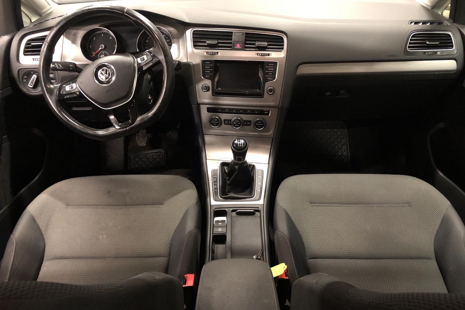 VW Golf VII 1.6 TDI BlueMotion Technology Sportscombi 4Motion (105hk) - 12 888 mil - Manuell - vit - 2015