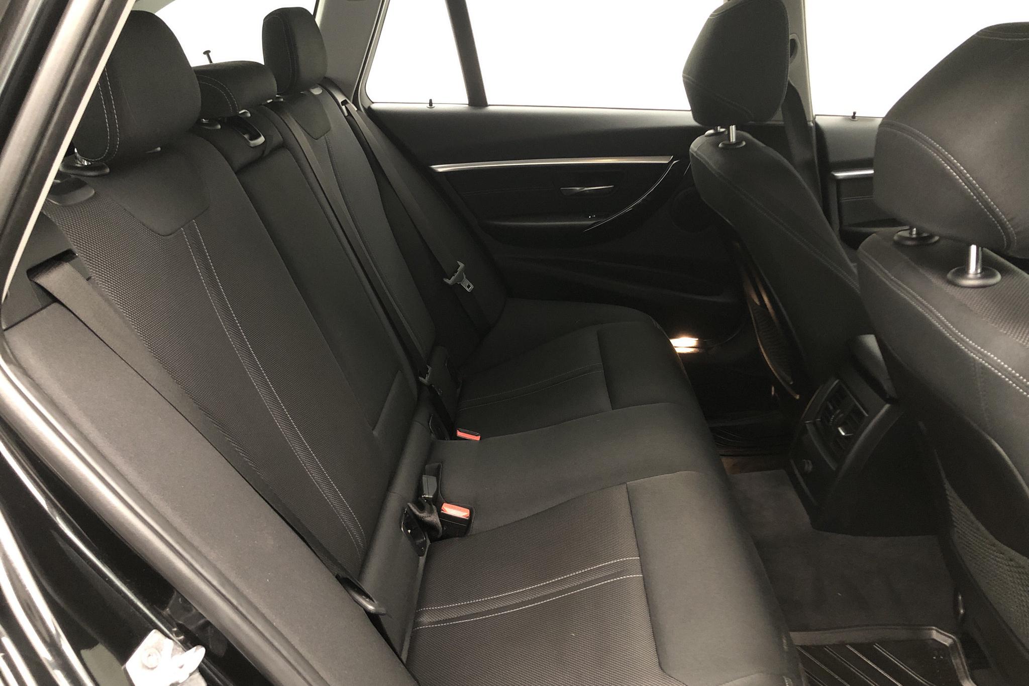 BMW 320d xDrive Touring, F31 (190hk) - 5 667 mil - Automat - svart - 2017