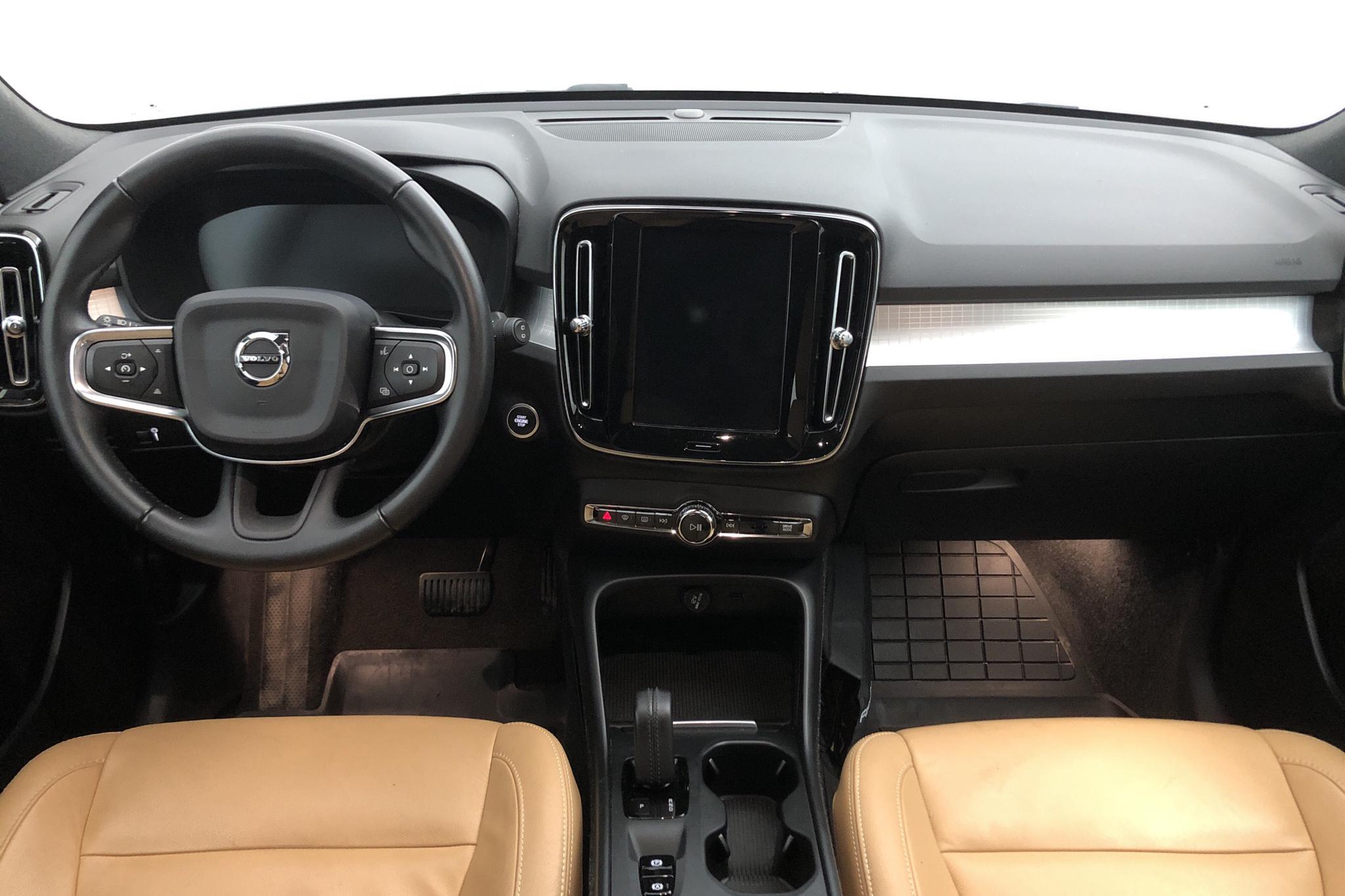 Volvo XC40 D3 AWD (150hk) - 4 616 mil - Automat - svart - 2019