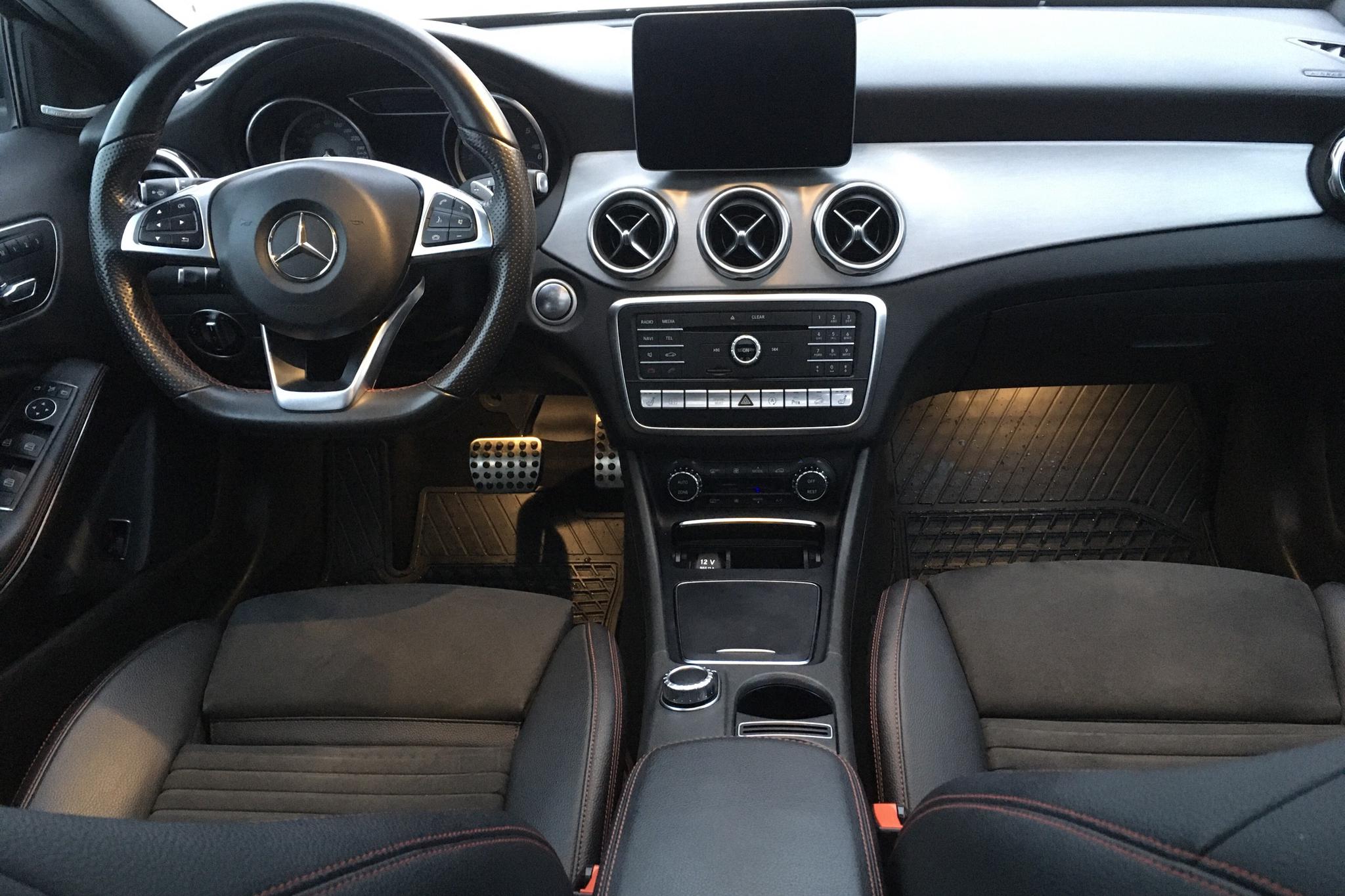 Mercedes GLA 220 d 4MATIC X156 (170hk) - 74 580 km - Automatic - black - 2017
