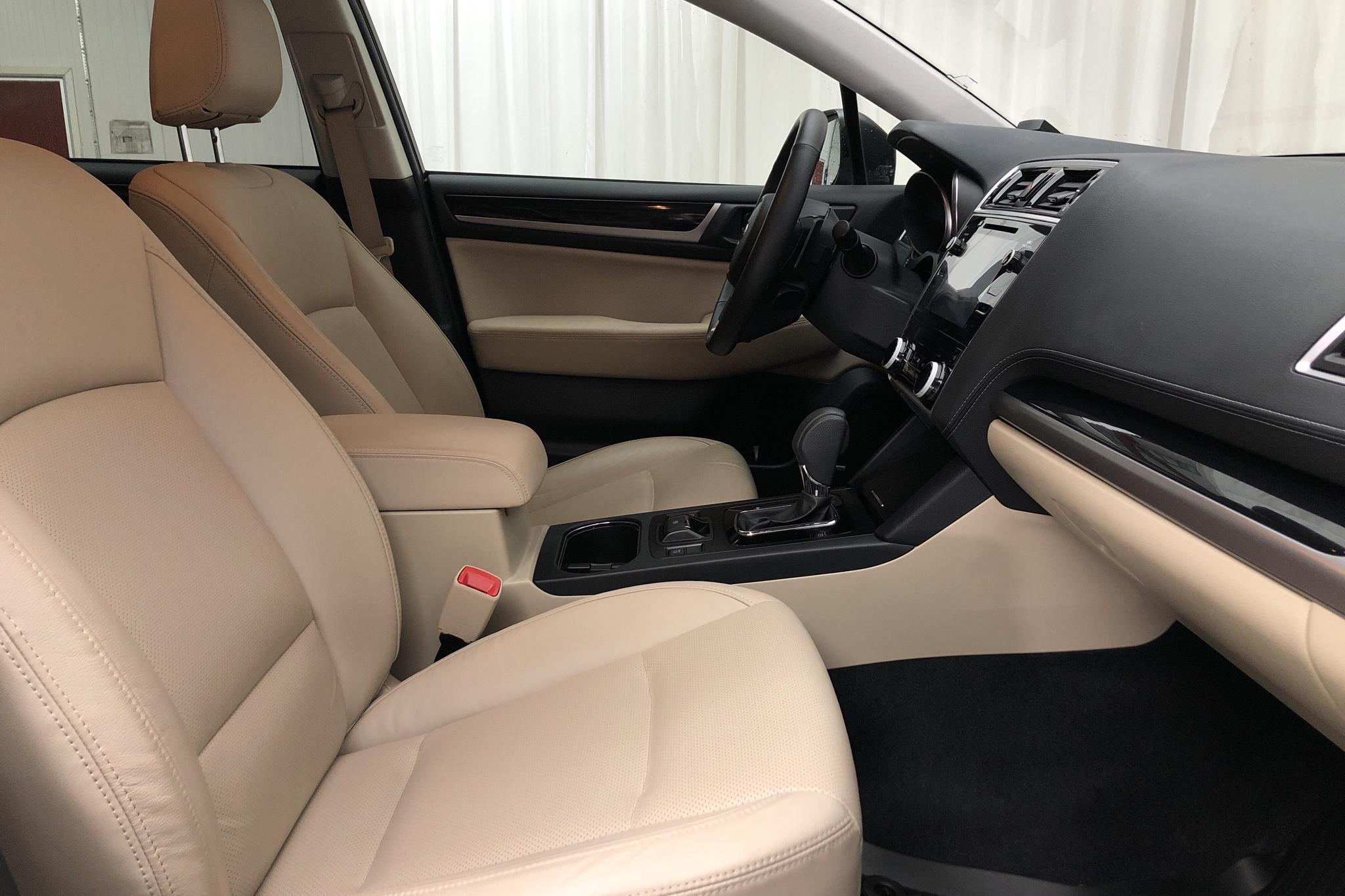 Subaru Outback 2.5i 4WD (173hk) - 1 647 mil - Automat - Light Brown - 2019