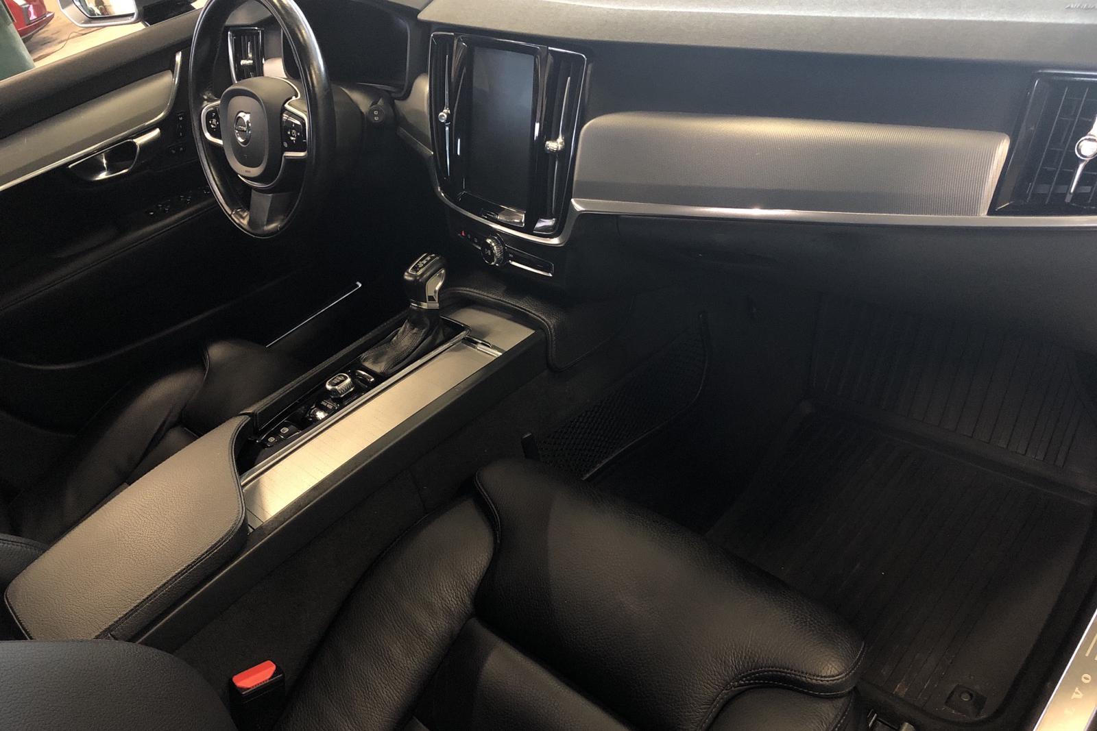 Volvo V90 D5 AWD (235hk) - 10 301 mil - Automat - grå - 2018