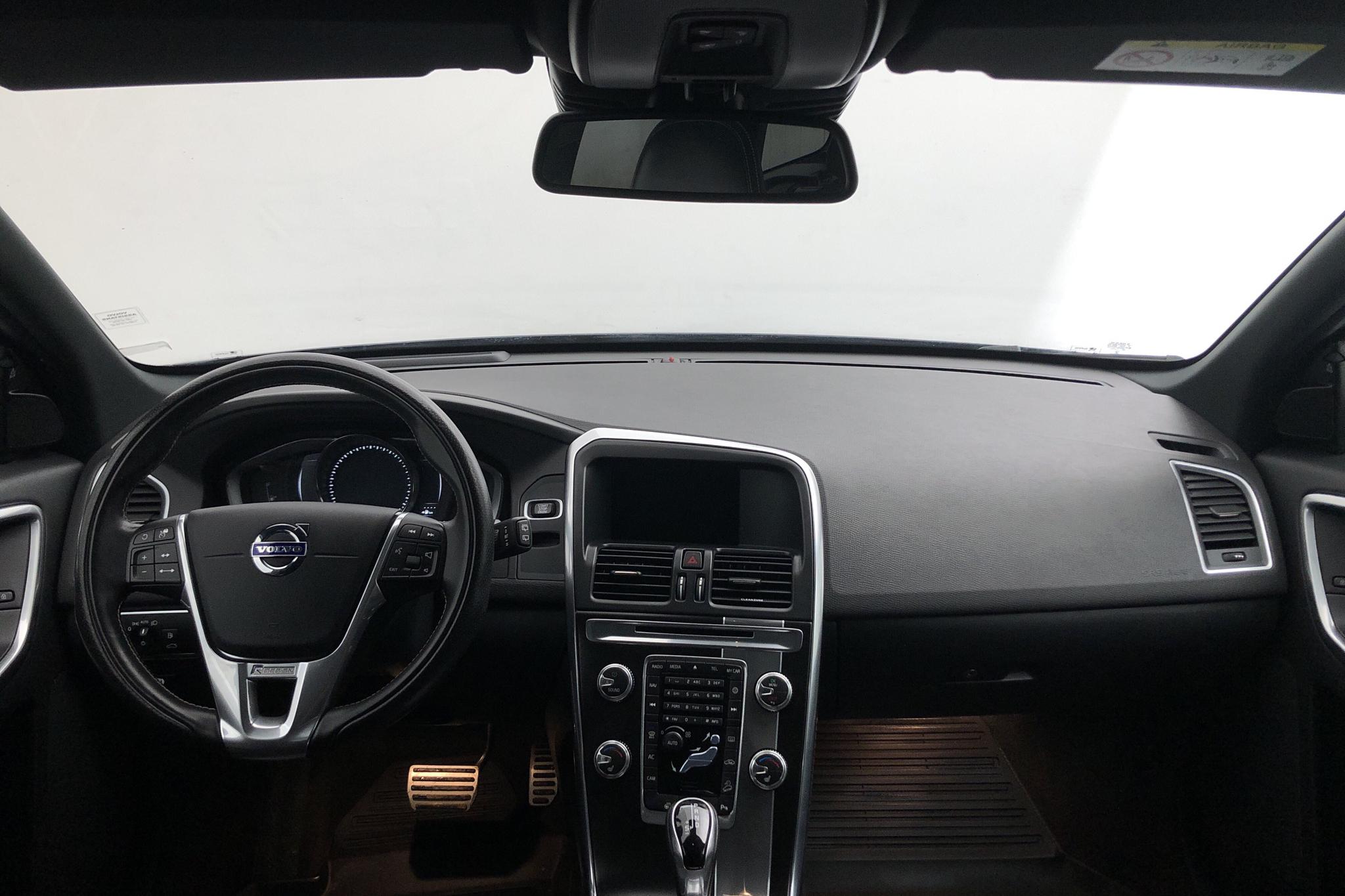 Volvo XC60 D4 AWD (190hk) - 6 202 mil - Automat - grå - 2017