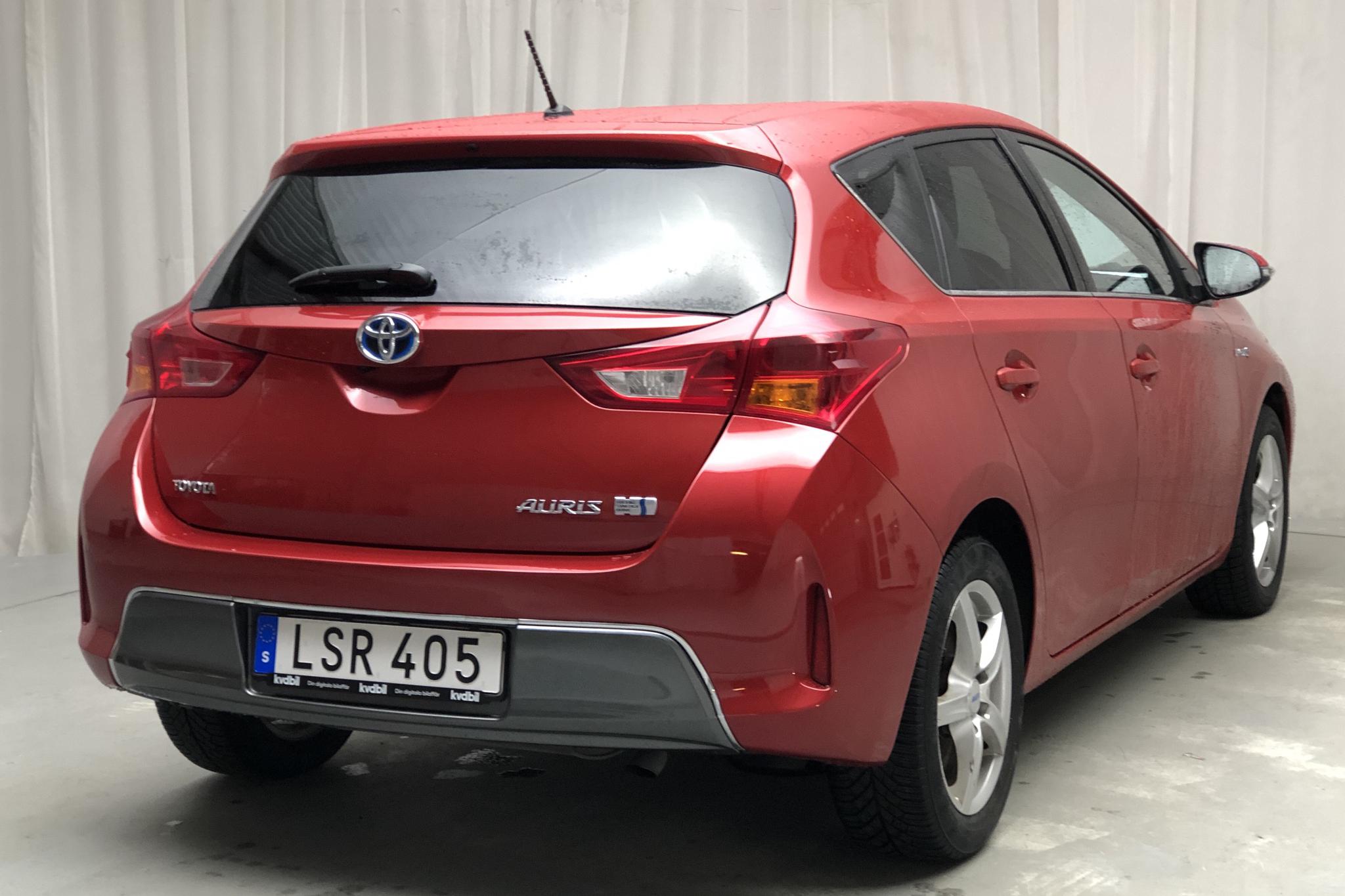 Toyota Auris 1.8 HSD 5dr (99hk) - 38 350 km - Automatic - Dark Red - 2015