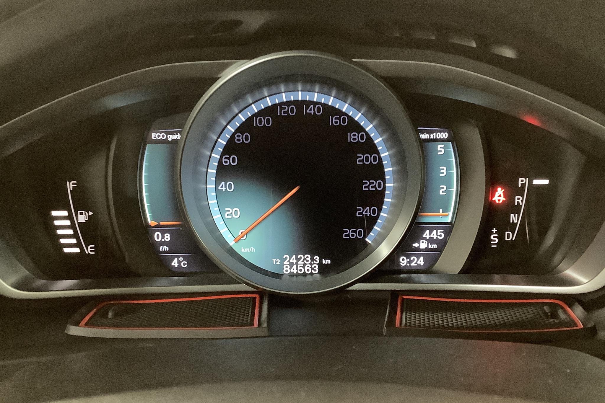 Volvo V40 D3 (150hk) - 8 457 mil - Automat - blå - 2016