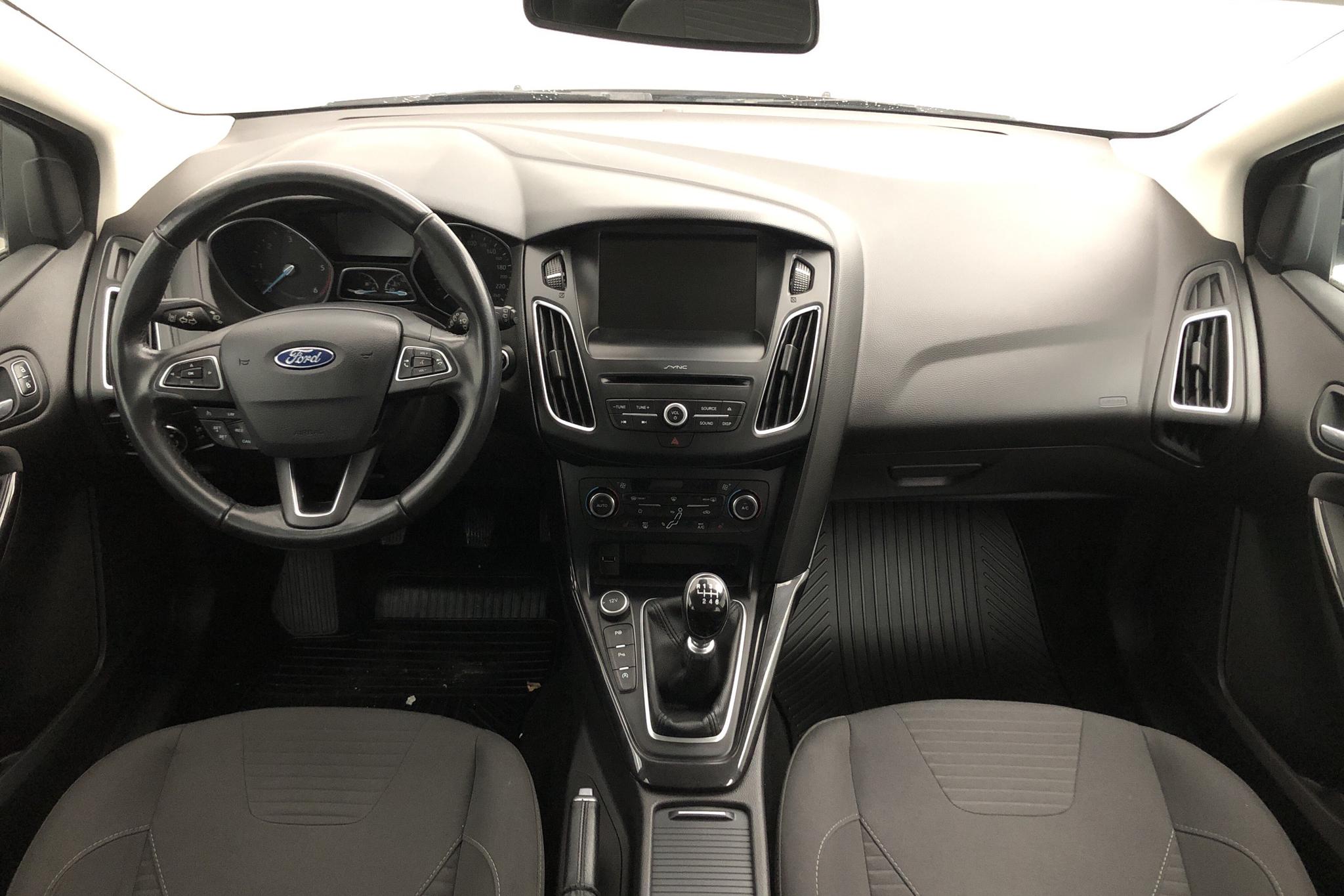 Ford Focus 1.5 TDCi Kombi (120hk) - 10 786 mil - Manuell - svart - 2016