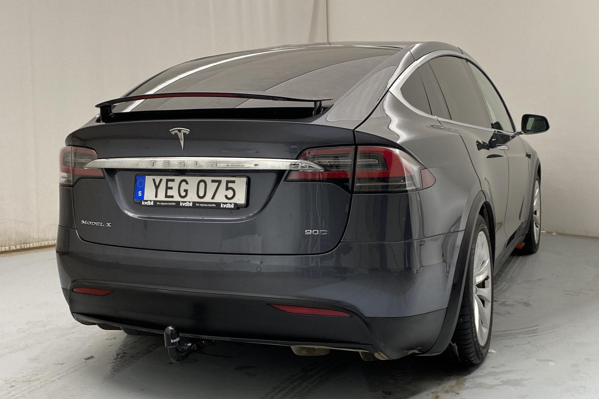 Tesla Model X 90D - 112 320 km - Manual - gray - 2016