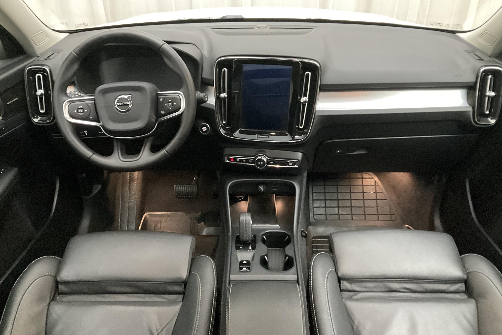 Volvo XC40 D4 AWD (190hk) - 4 295 mil - Automat - vit - 2020