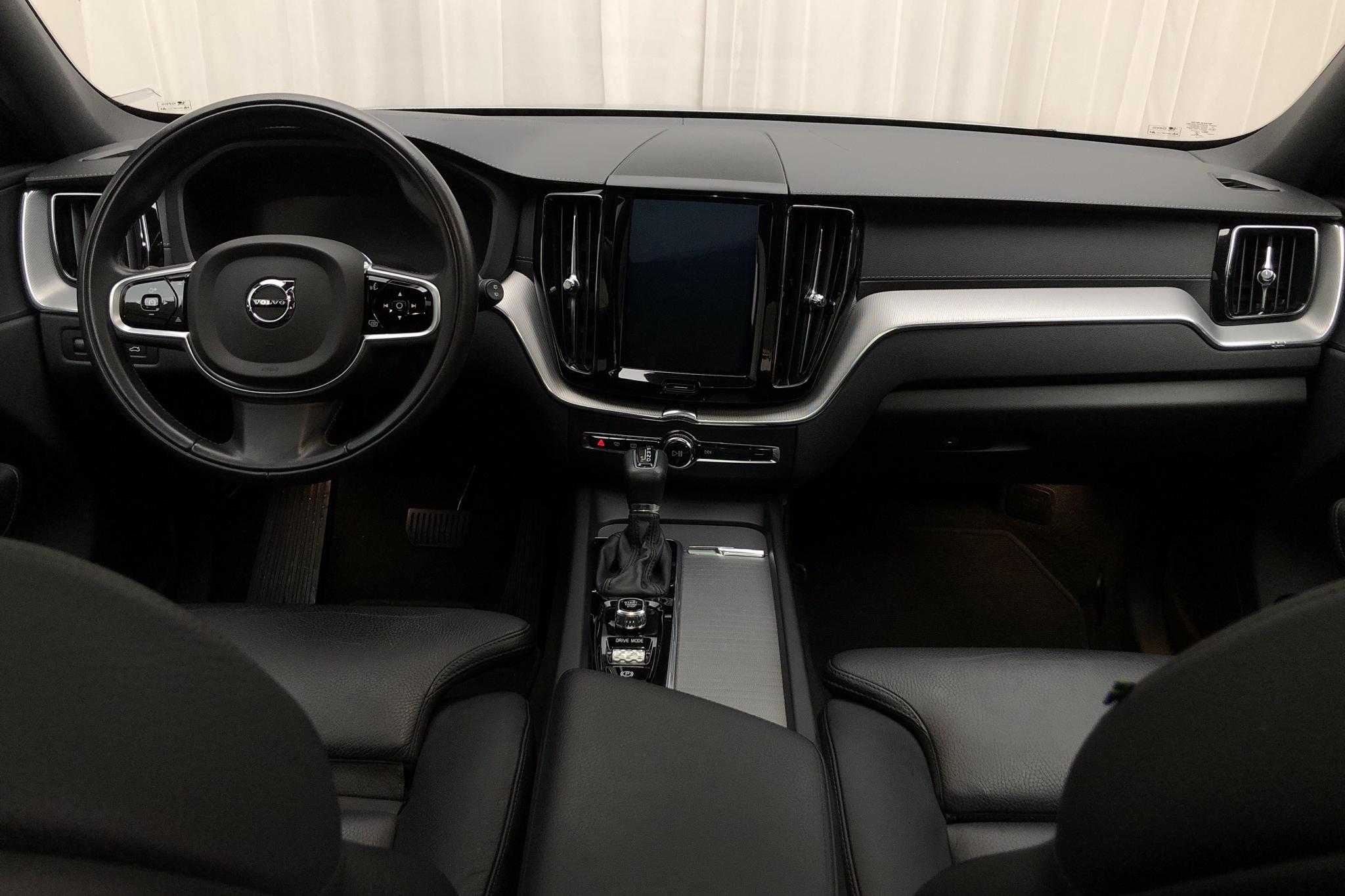 Volvo XC60 T4 2WD (190hk) - 4 940 mil - Automat - grå - 2019