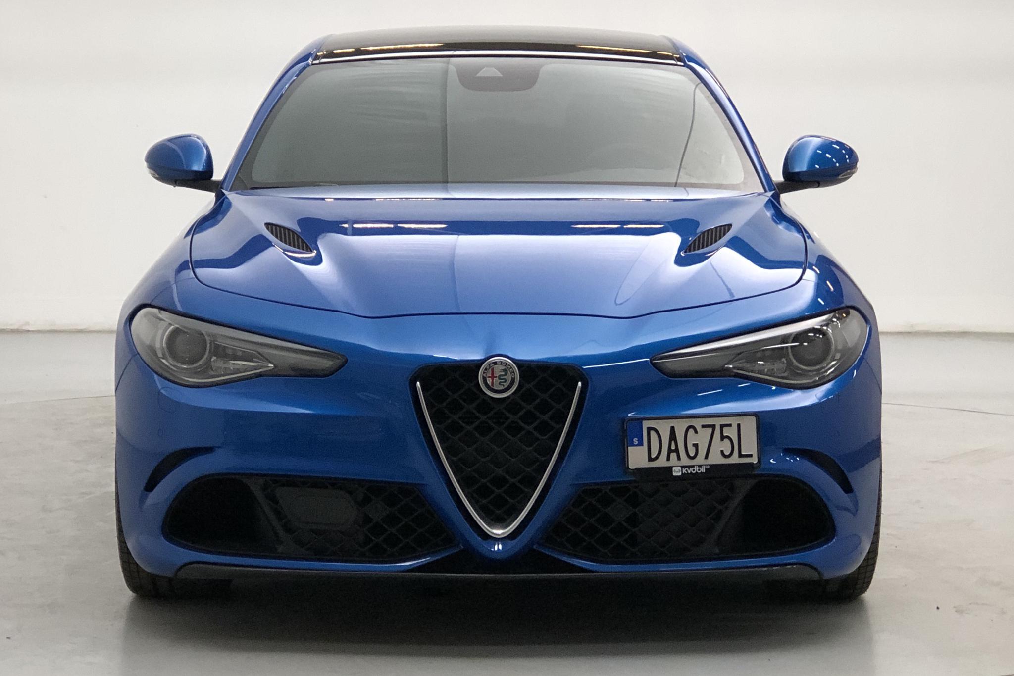 Alfa Romeo Giulia 2.9T V6 (510hk) - 2 163 mil - Automat - blå - 2020