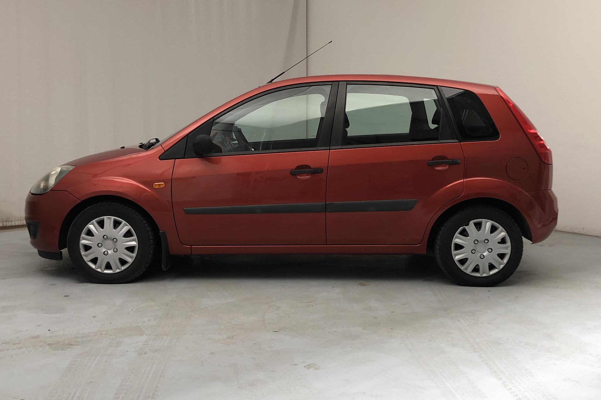 Ford Fiesta 1.4 5dr (80hk) - 130 000 km - Manual - red - 2006