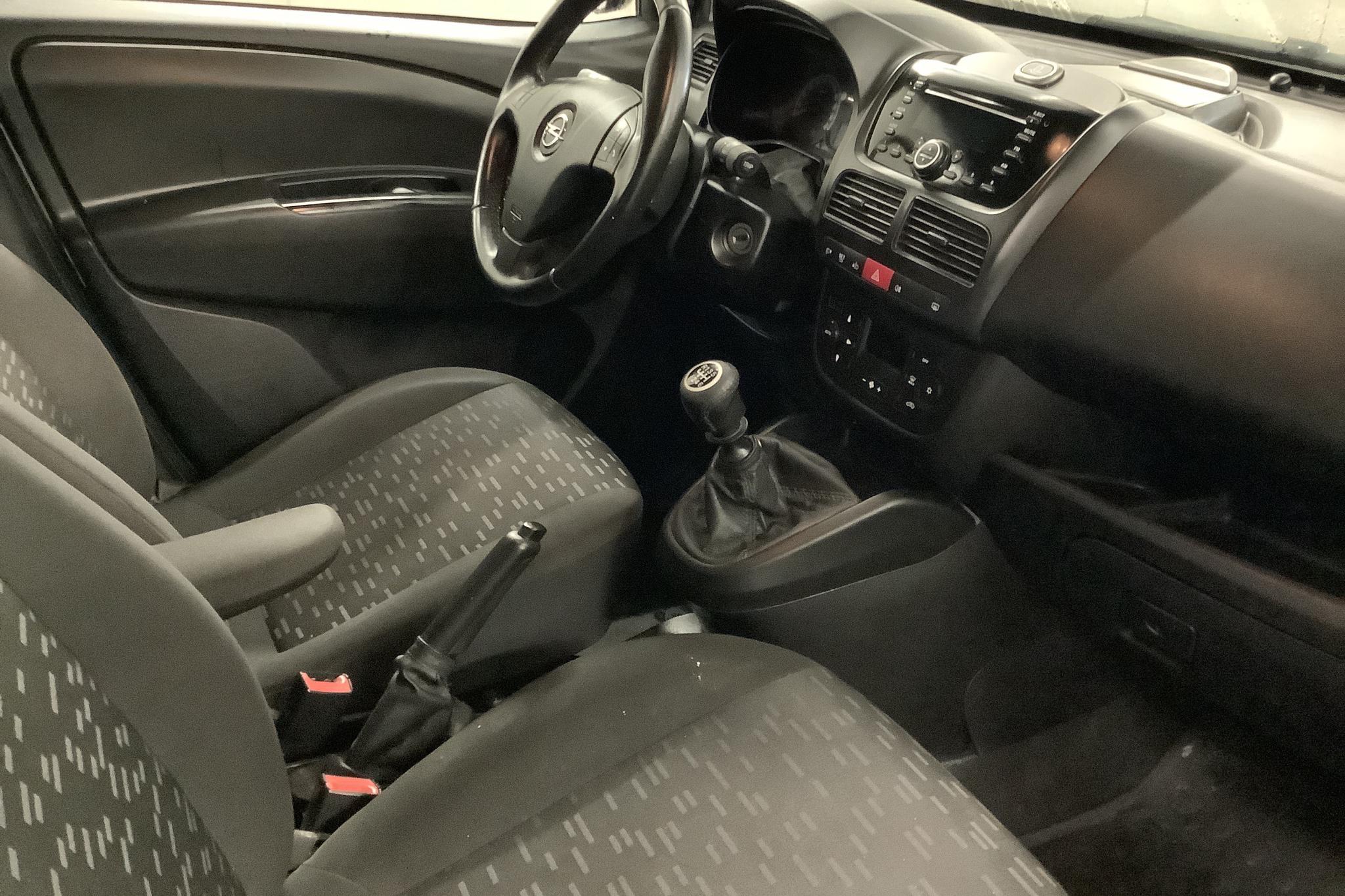 Opel Combo 2.0 CDTI Skåp (135hk) - 115 410 km - Manual - black - 2016