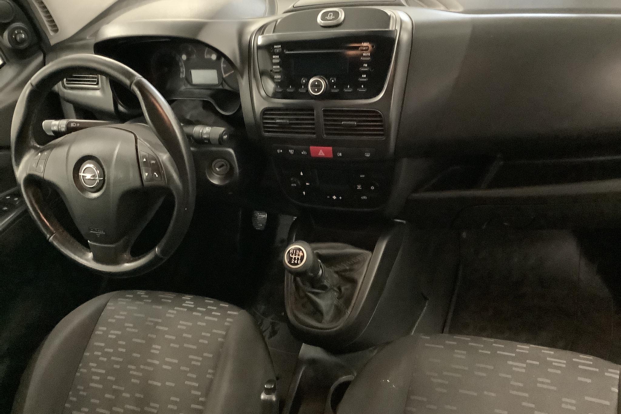 Opel Combo 2.0 CDTI Skåp (135hk) - 11 541 mil - Manuell - svart - 2016