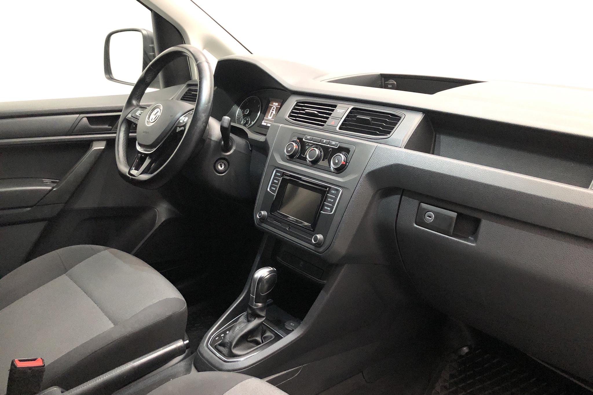 VW Caddy 2.0 TDI Maxi Skåp (102hk) - 3 785 mil - Automat - vit - 2018
