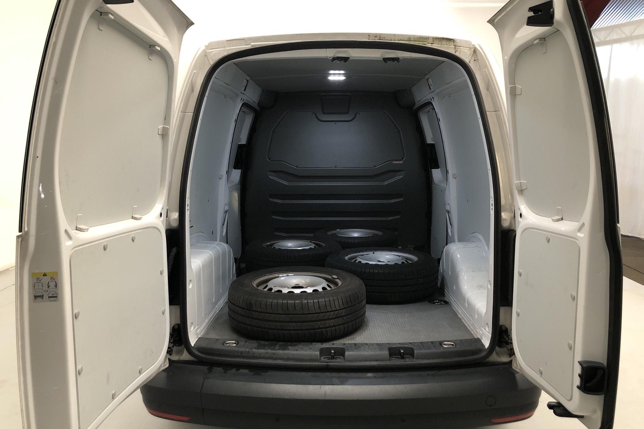 VW Caddy 2.0 TDI Maxi Skåp (102hk) - 3 785 mil - Automat - vit - 2018