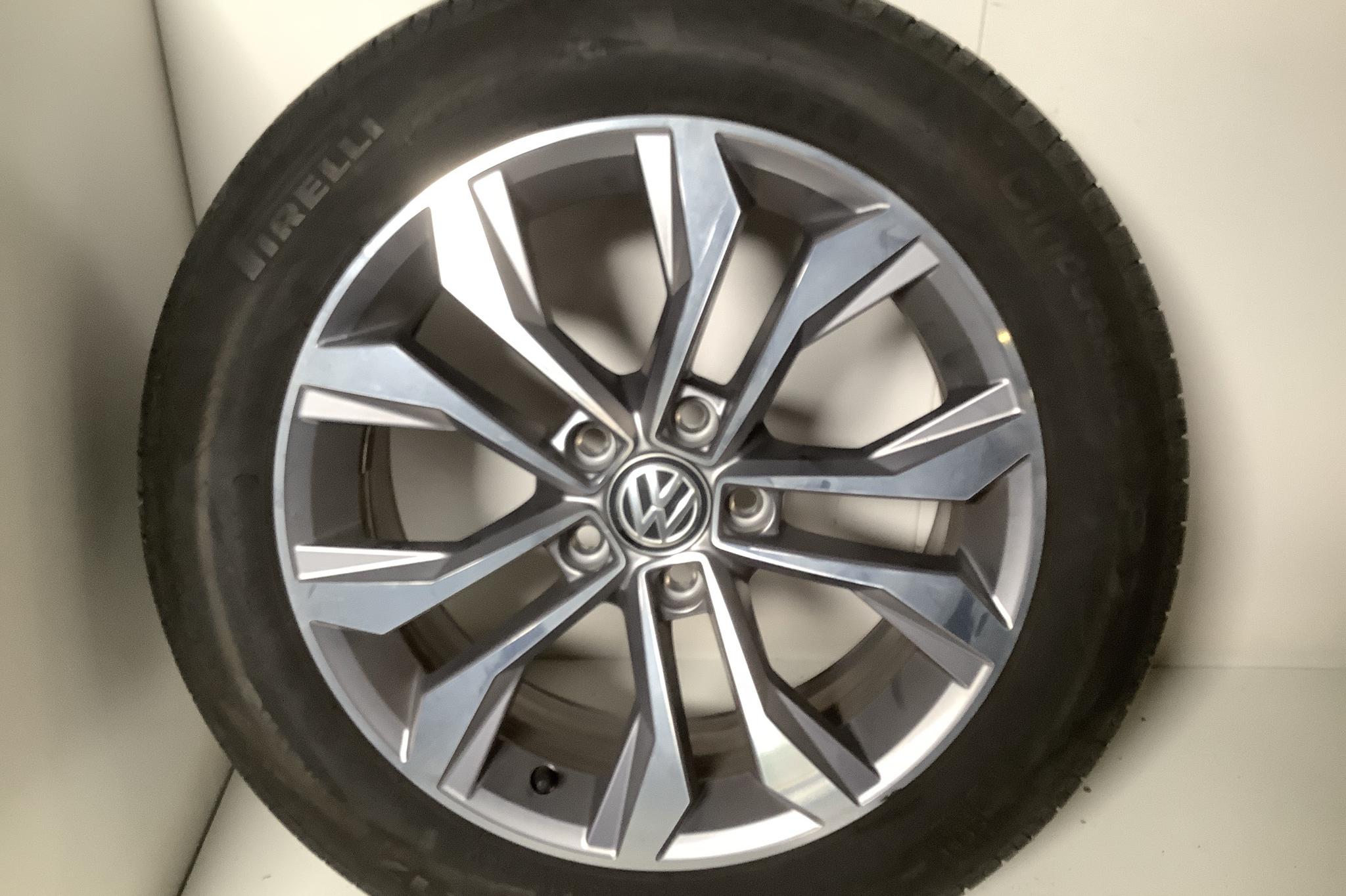 VW Passat 1.4 Plug-in-Hybrid Sportscombi (218hk) - 3 799 mil - Automat - svart - 2018