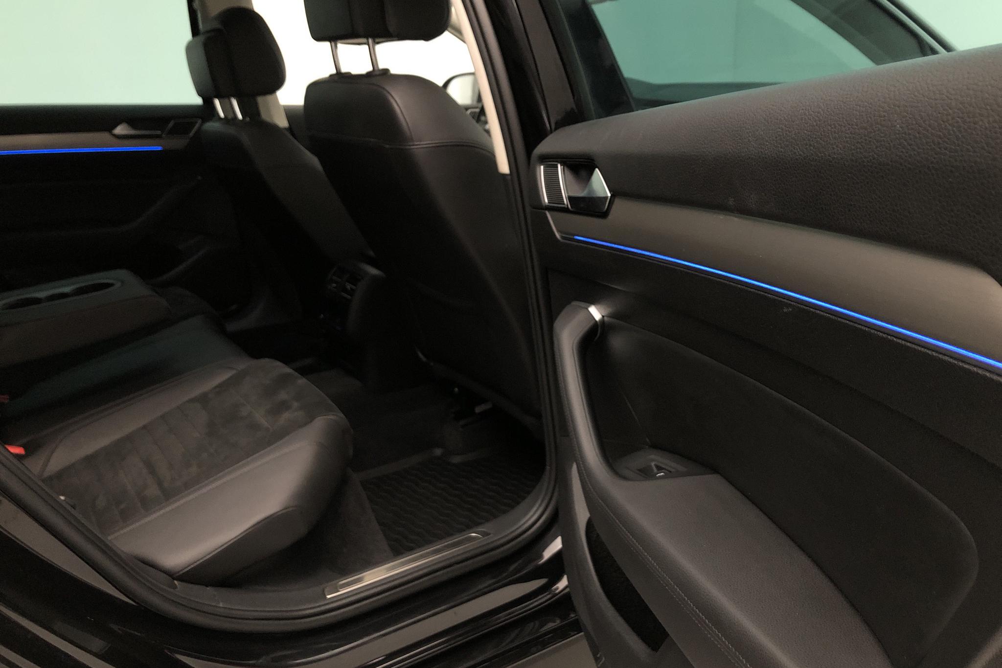 VW Passat 1.4 Plug-in-Hybrid Sportscombi (218hk) - 37 990 km - Automatic - black - 2018