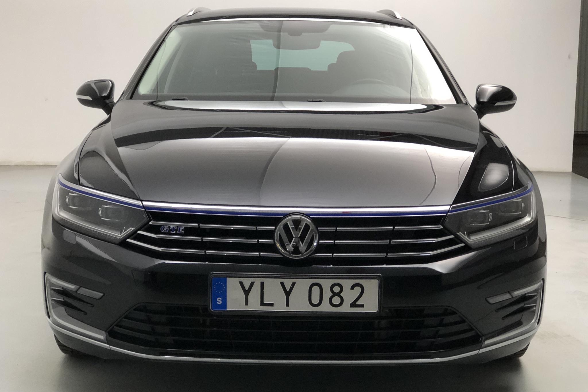 VW Passat 1.4 Plug-in-Hybrid Sportscombi (218hk) - 3 799 mil - Automat - svart - 2018