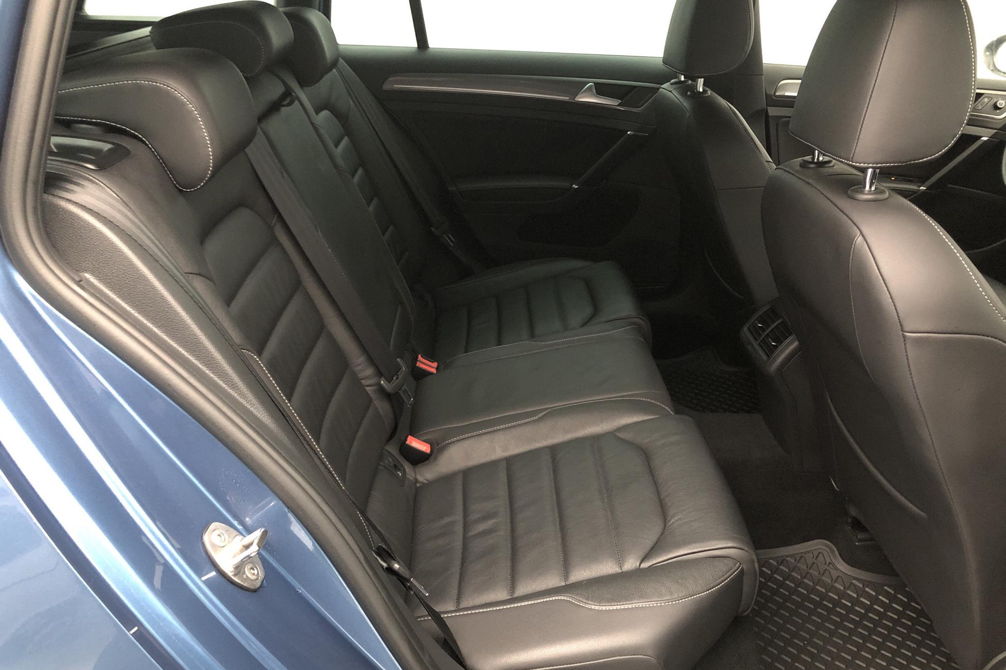VW Golf Alltrack 2.0 TDI Sportscombi 4Motion (184hk) - 6 813 mil - Automat - blå - 2017