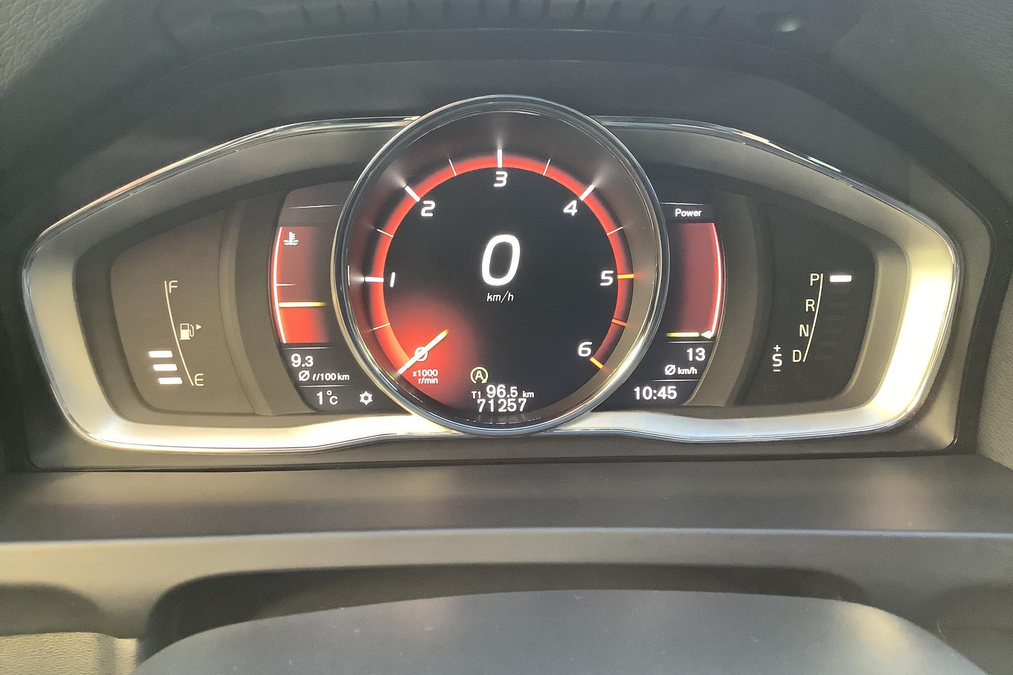 Volvo V60 D3 (150hk) - 7 125 mil - Automat - vit - 2018